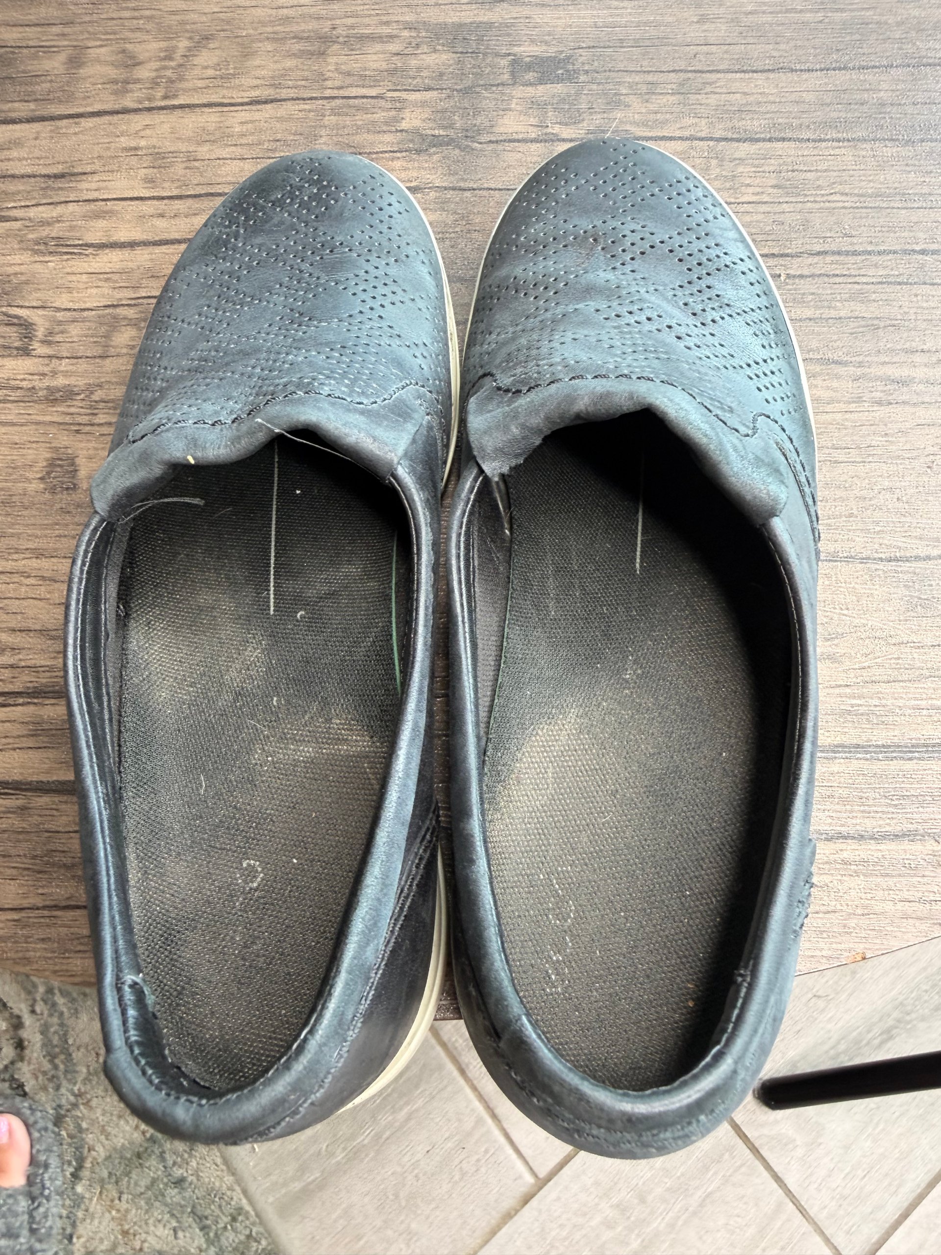 Ecco Black Leather Slip On Shoes US 8 Perforated image 7