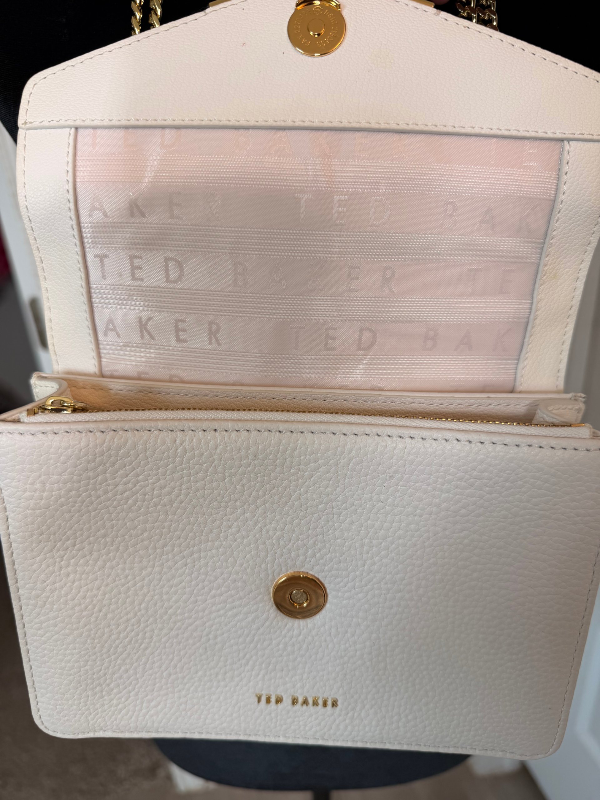 Ted Baker London Ivory Cream Leather Chevron Quilted Envelope Bag Gold Chain image 5