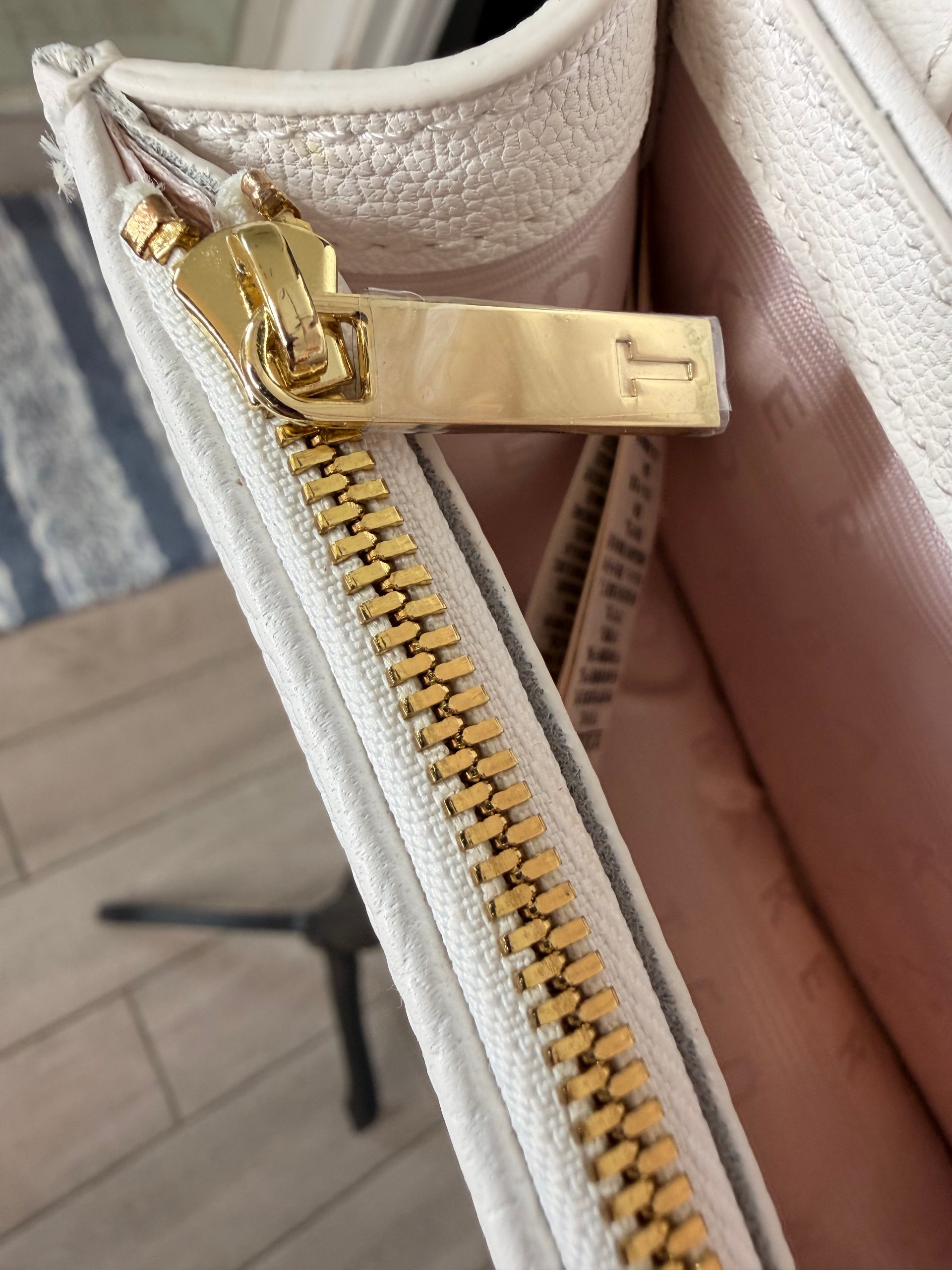 Ted Baker London Ivory Cream Leather Chevron Quilted Envelope Bag Gold Chain image 7