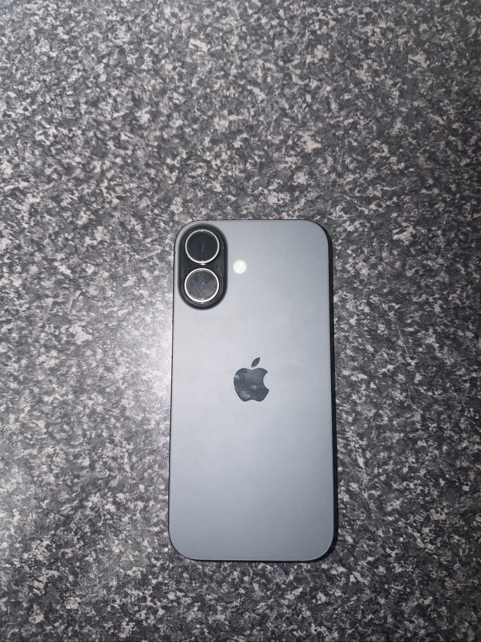 Apple iPhone 17 Black 256gb 100% battery life image 3