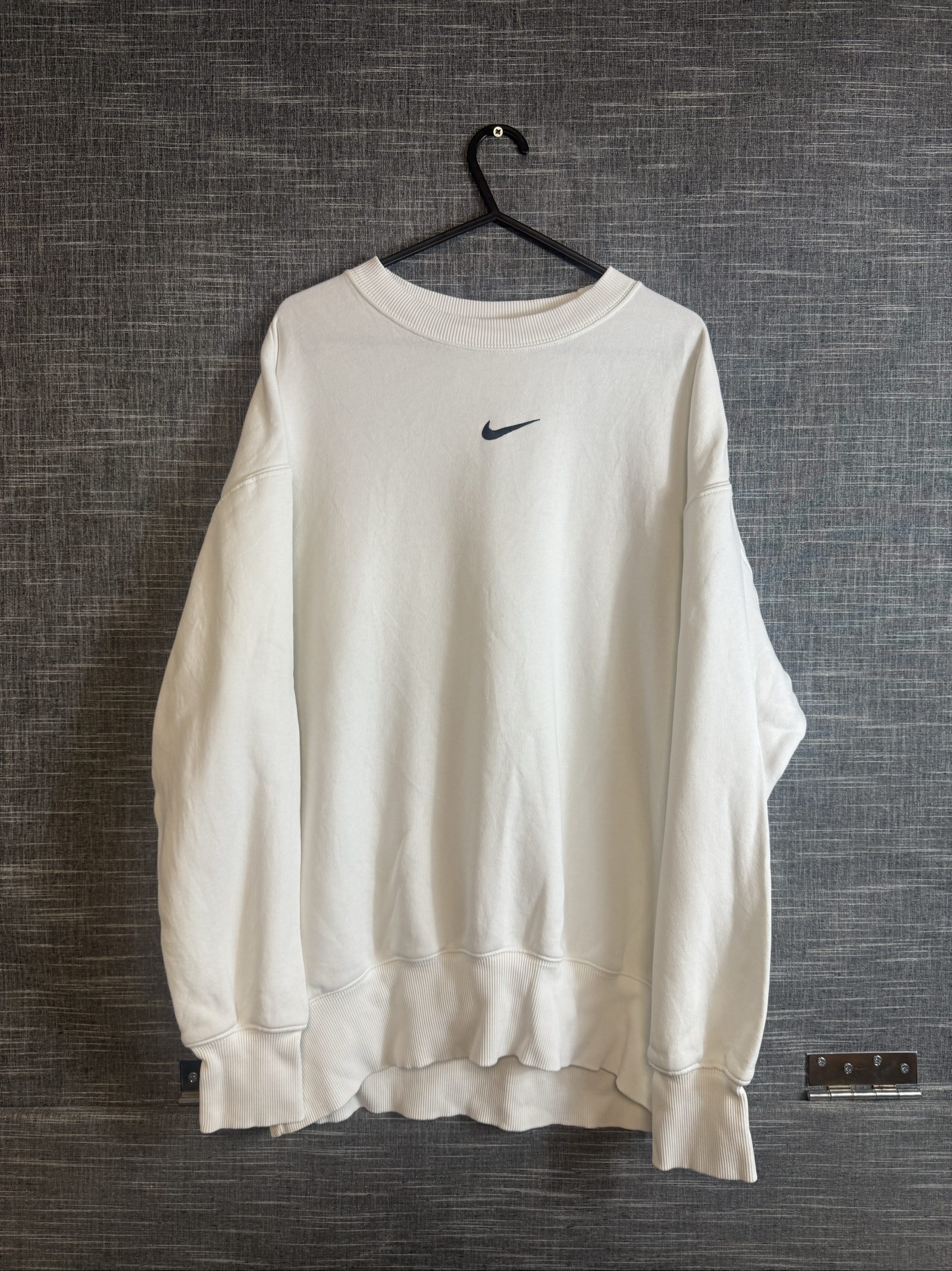 Nike Women’s White Crew Neck Sweatshirt Small Cotton Polyester Blend