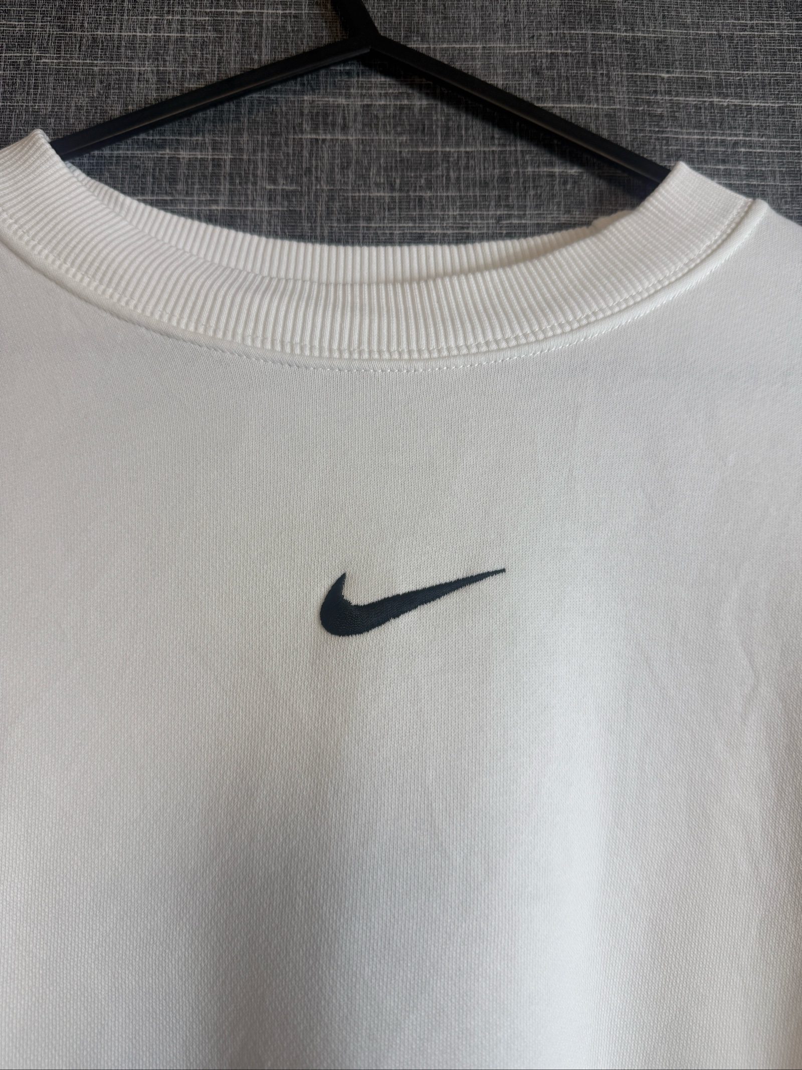 Nike Women’s White Crew Neck Sweatshirt Small Cotton Polyester Blend image 2