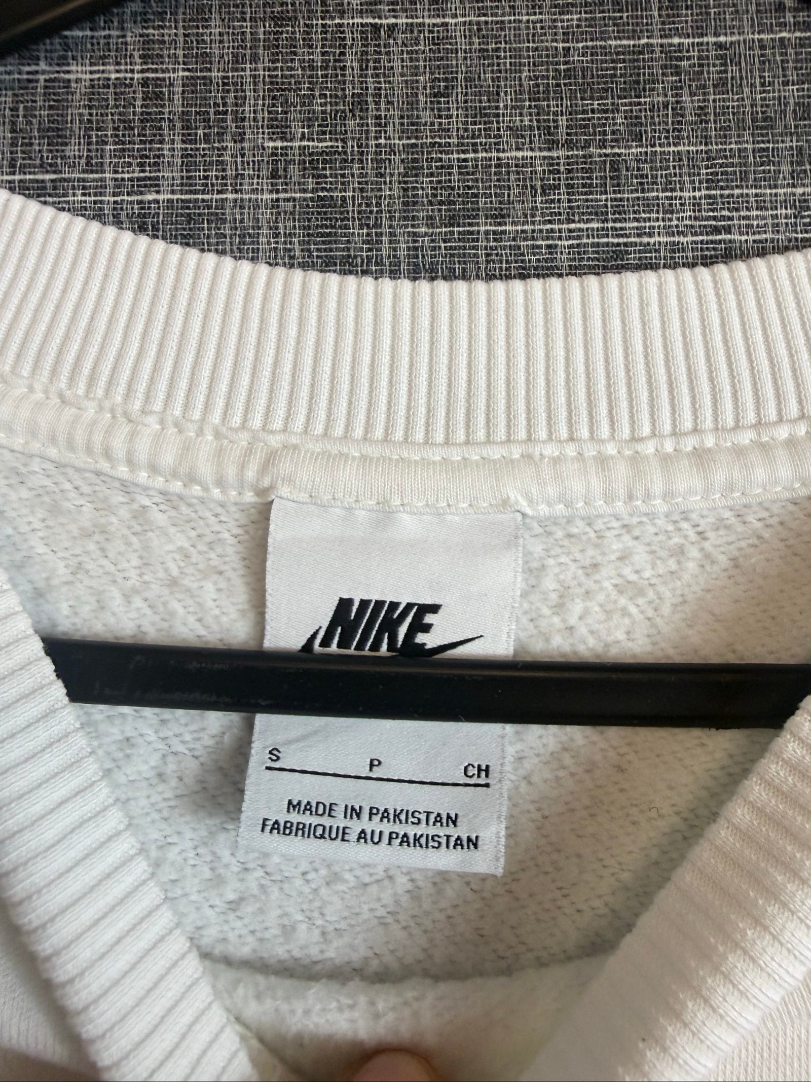 Nike Women’s White Crew Neck Sweatshirt Small Cotton Polyester Blend image 3
