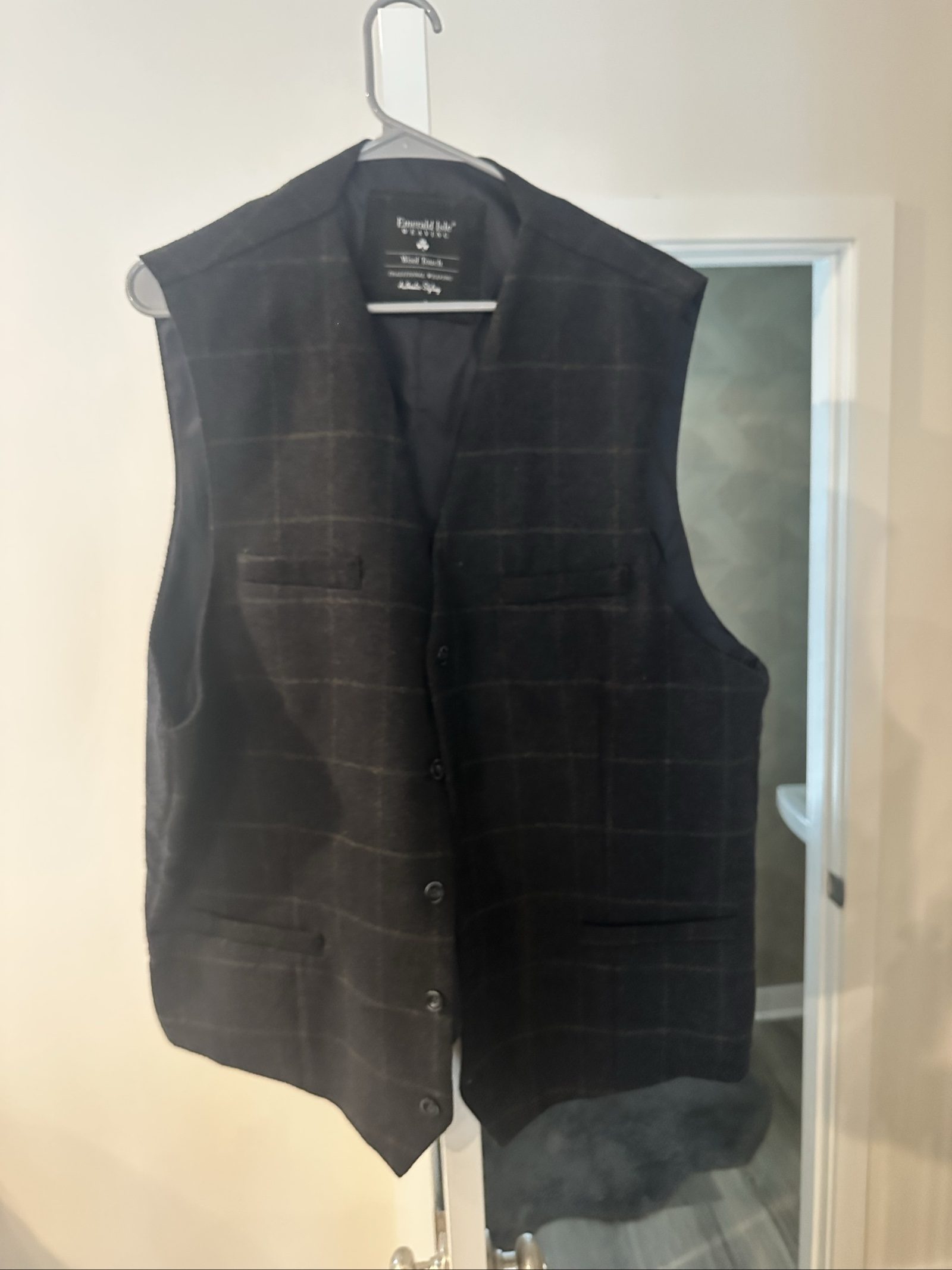 emerald isle black wool vest large