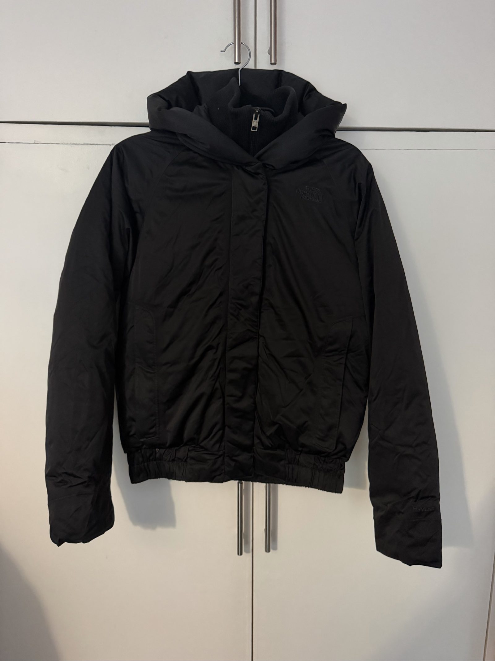 The North Face Women's Black HyVent Insulated bomber Jacket Medium