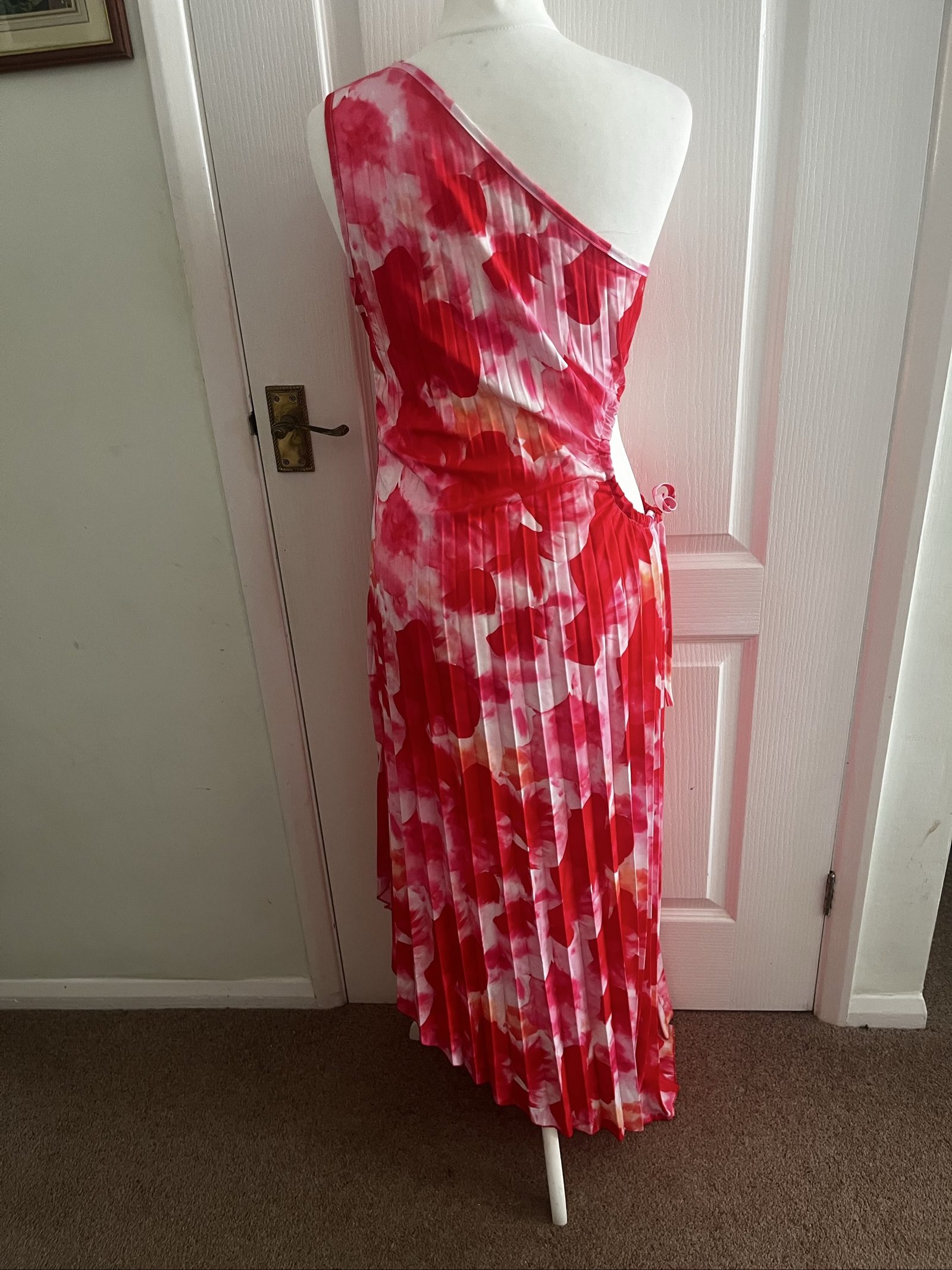 Red & Pink Floral Patterned One-Shoulder Midi Dress Small 35% Polyester 65% Cotton image 3