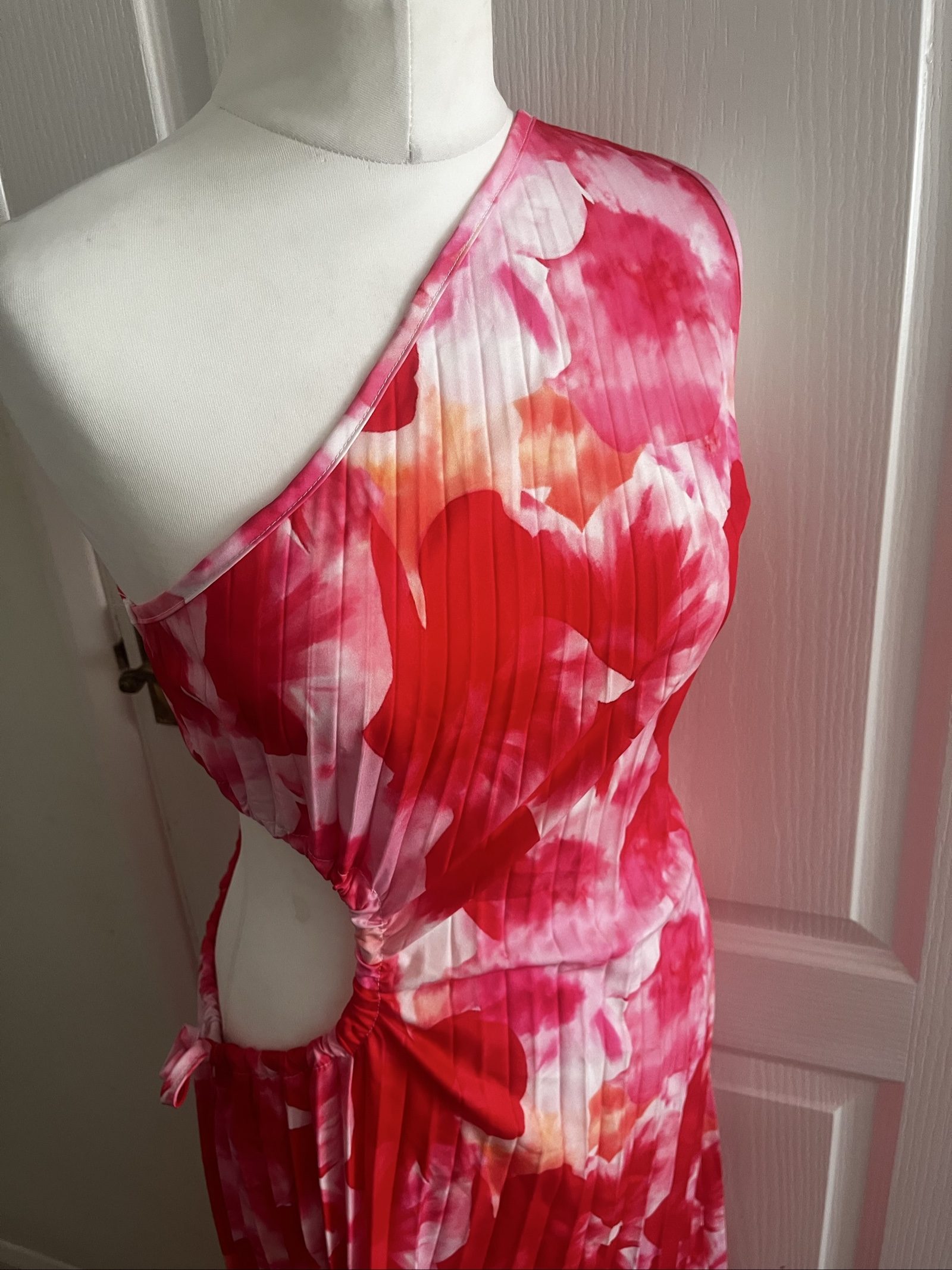 Red & Pink Floral Patterned One-Shoulder Midi Dress Small 35% Polyester 65% Cotton image 4