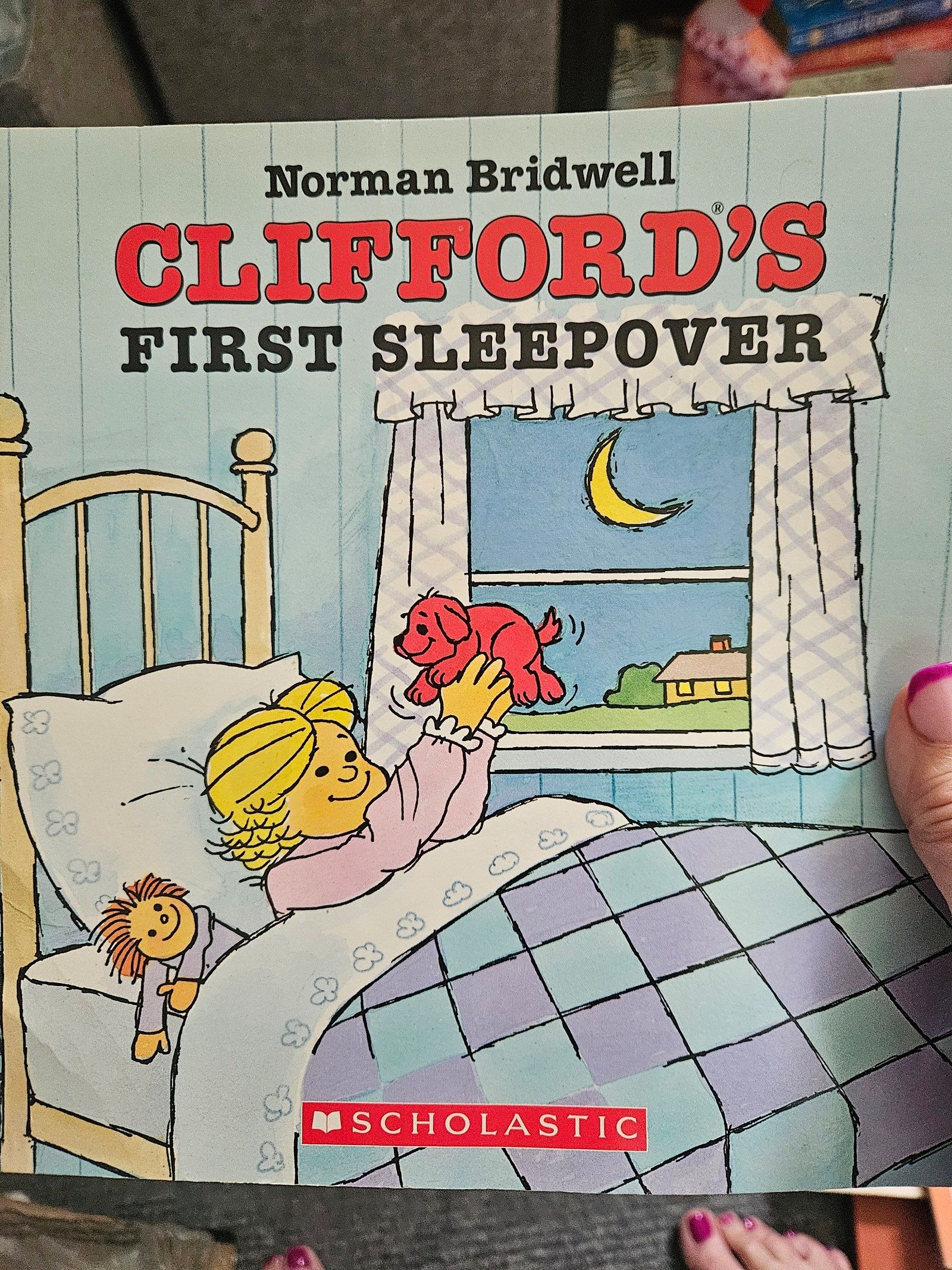 Scholastic Clifford's First Sleepover Norman Bridwell Kids Picture Book image 5