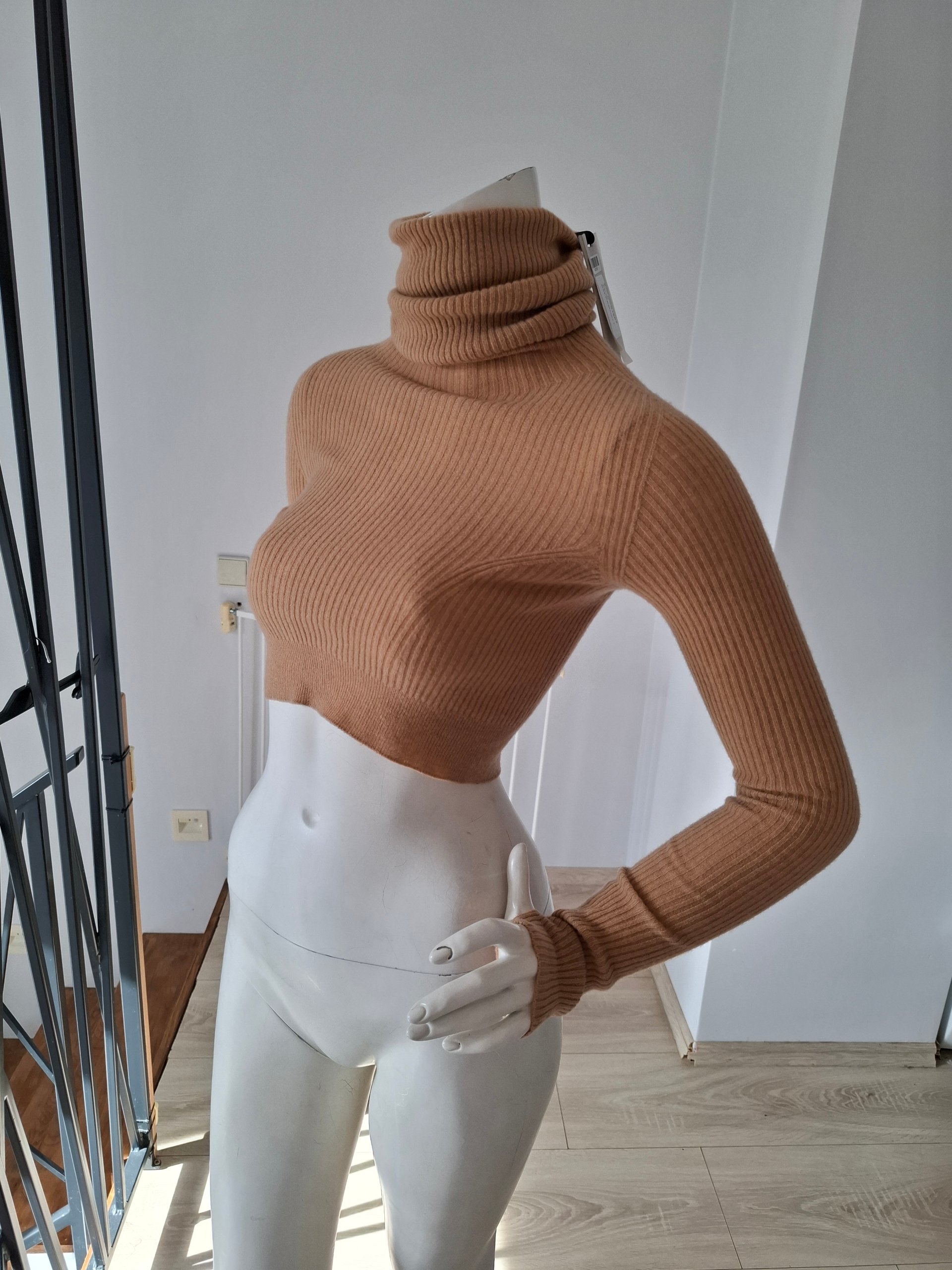 New Laneus Brown Cropped Turtleneck Sweater Size S image 5