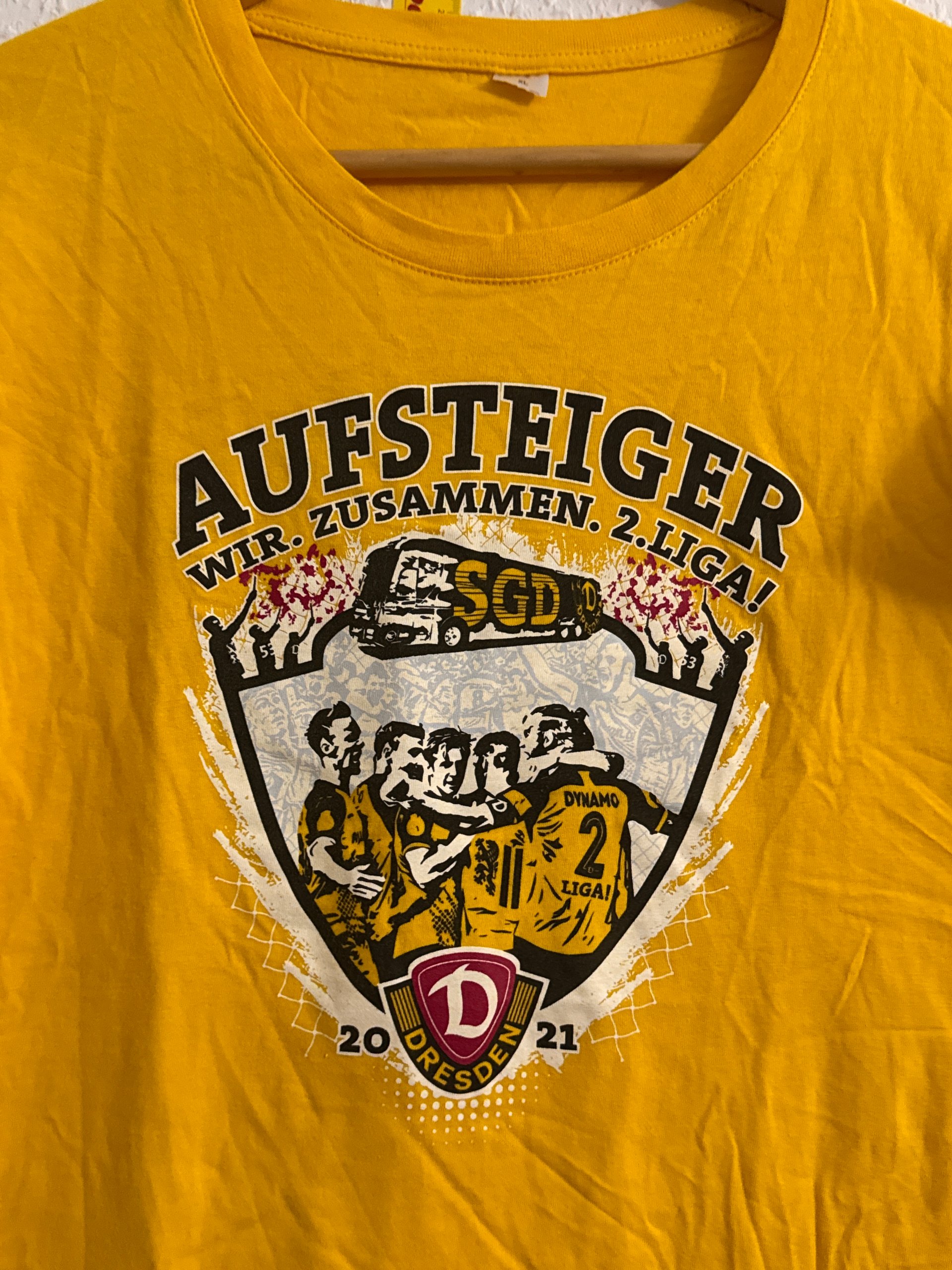 Unbranded Yellow Aufsteiger Dynamo Dresden 2021 Graphic T-Shirt XL image 3