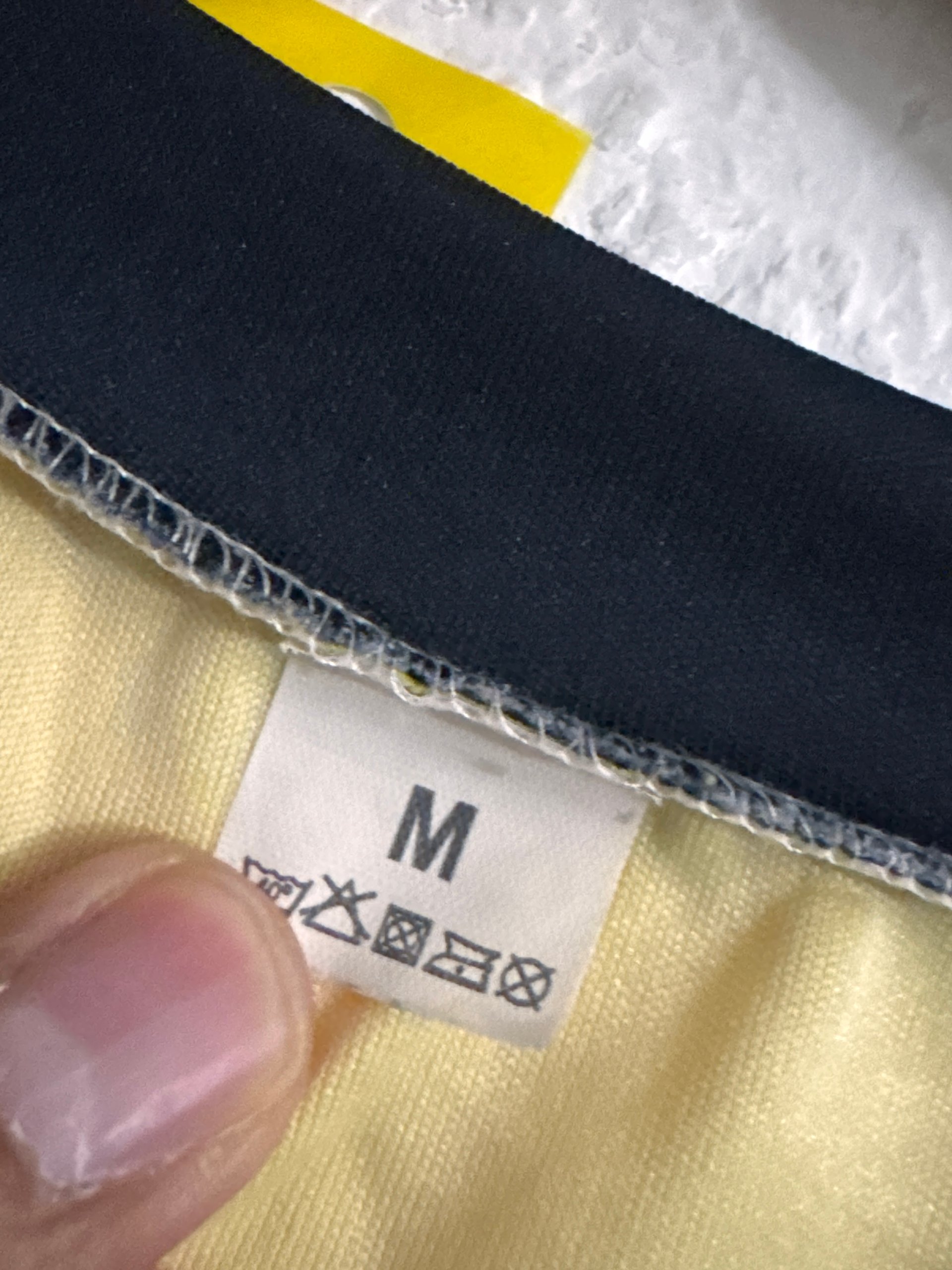 Dresden Yellow & Black Football Shirt Medium V-Neck image 8