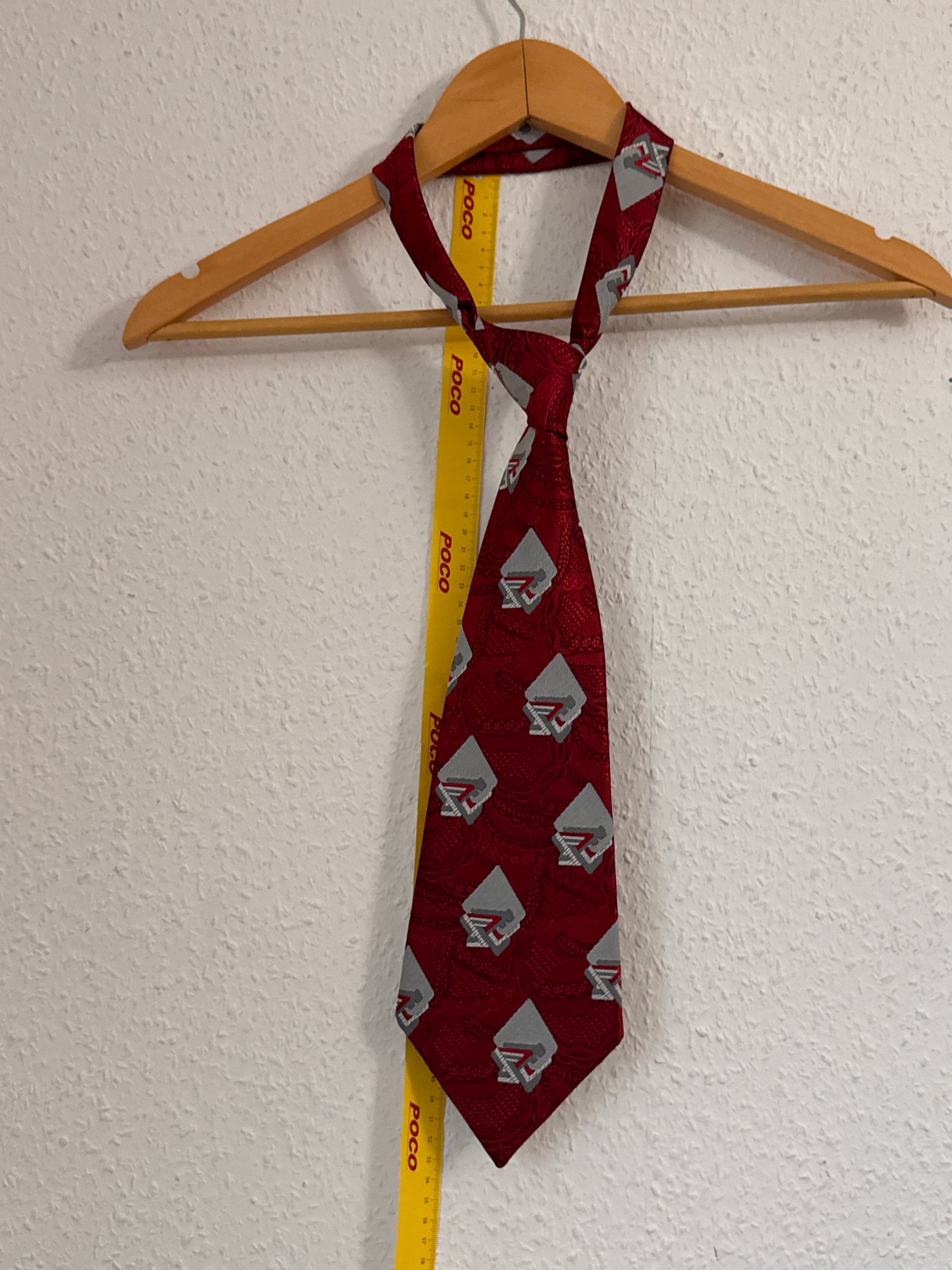 Red Patterned Men's Necktie 27 in Length 3157 image 2
