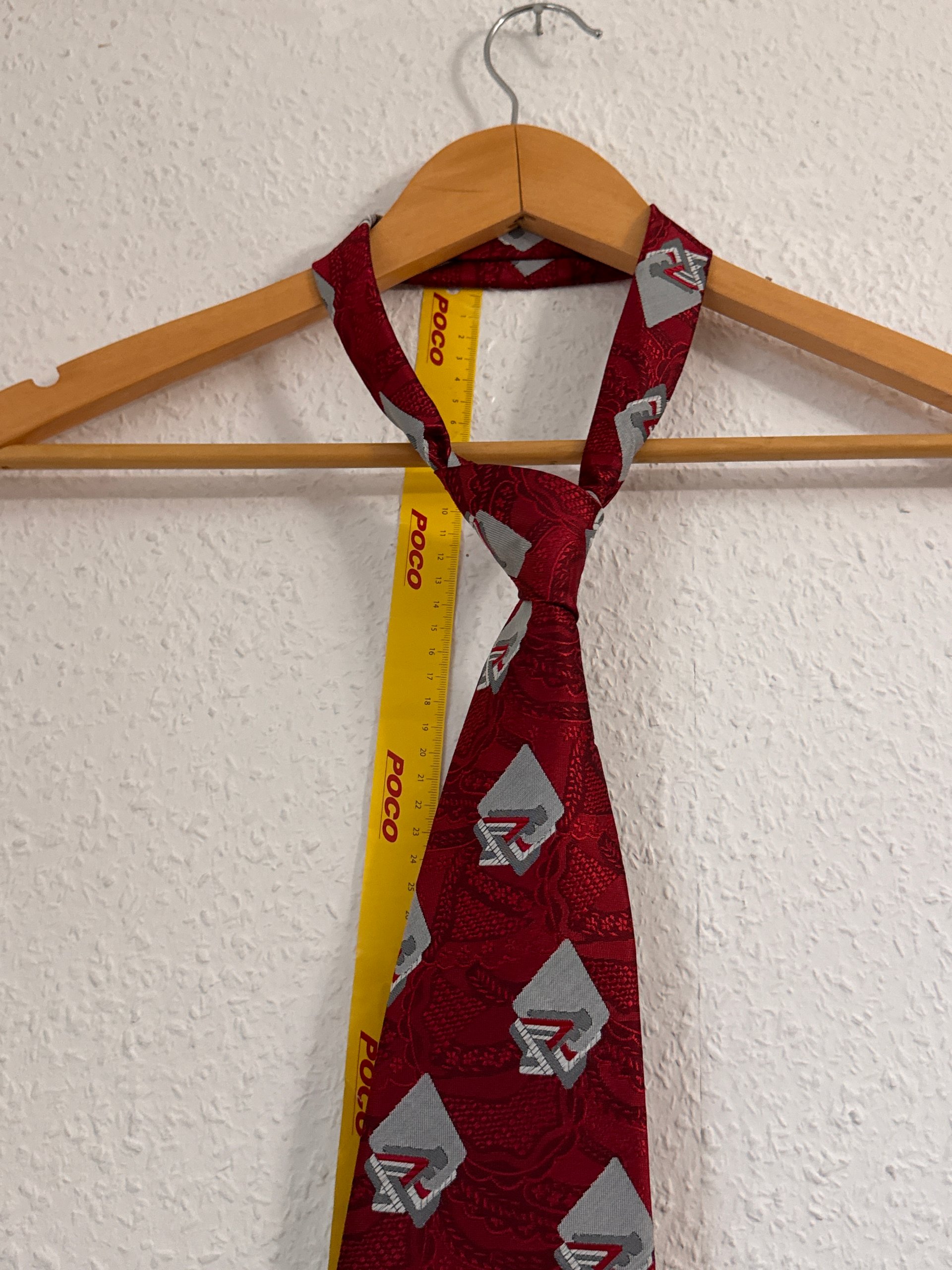 Red Patterned Men's Necktie 27 in Length 3157 image 3