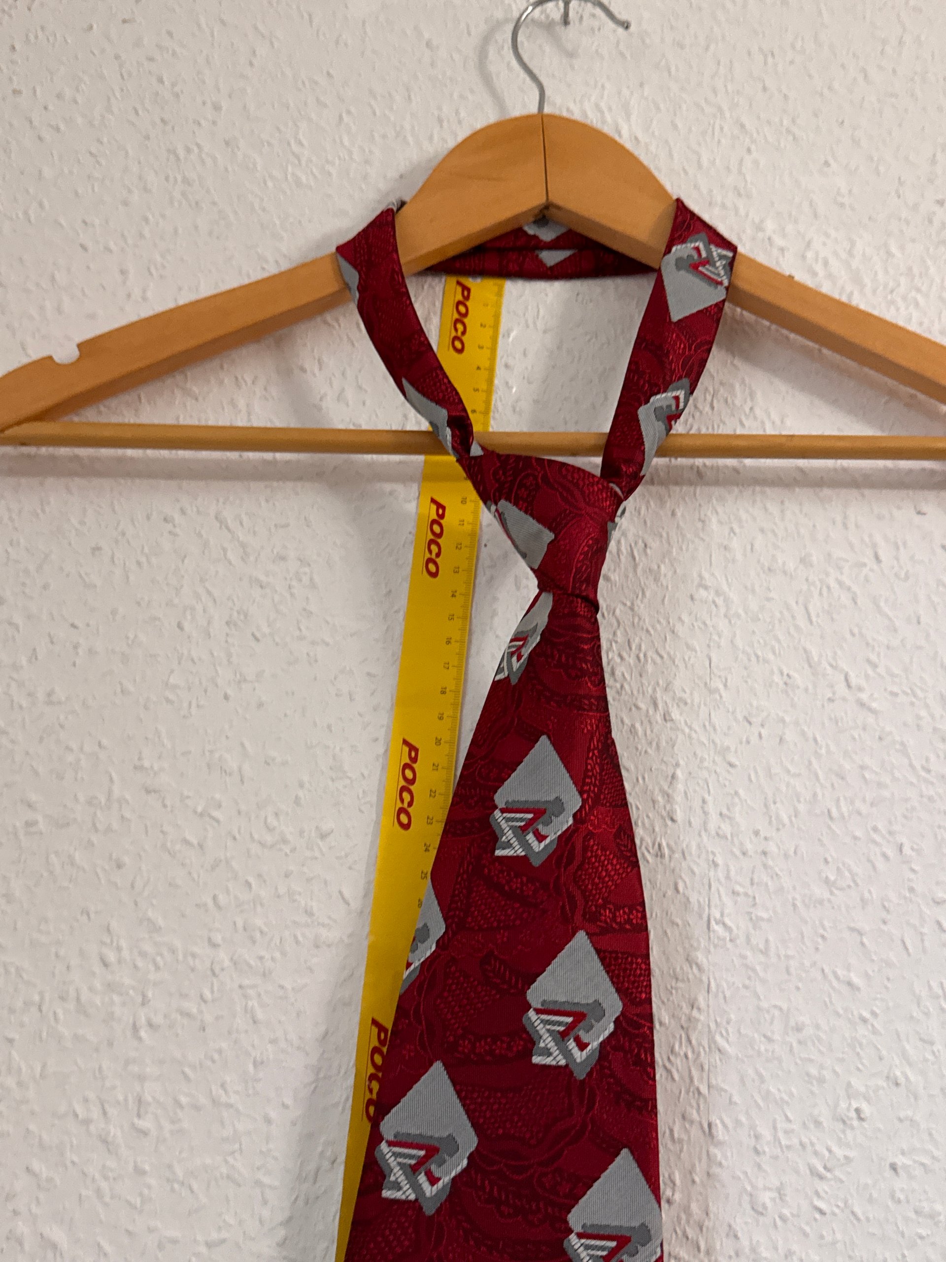Red Patterned Men's Necktie 27 in Length 3157 image 4