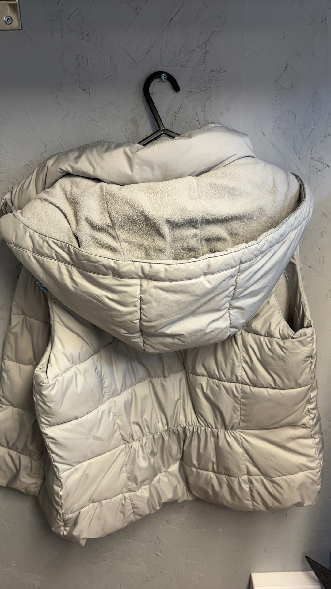 Hollister Light Grey Puffer Gilet Vest Large Hooded very good condition image 6