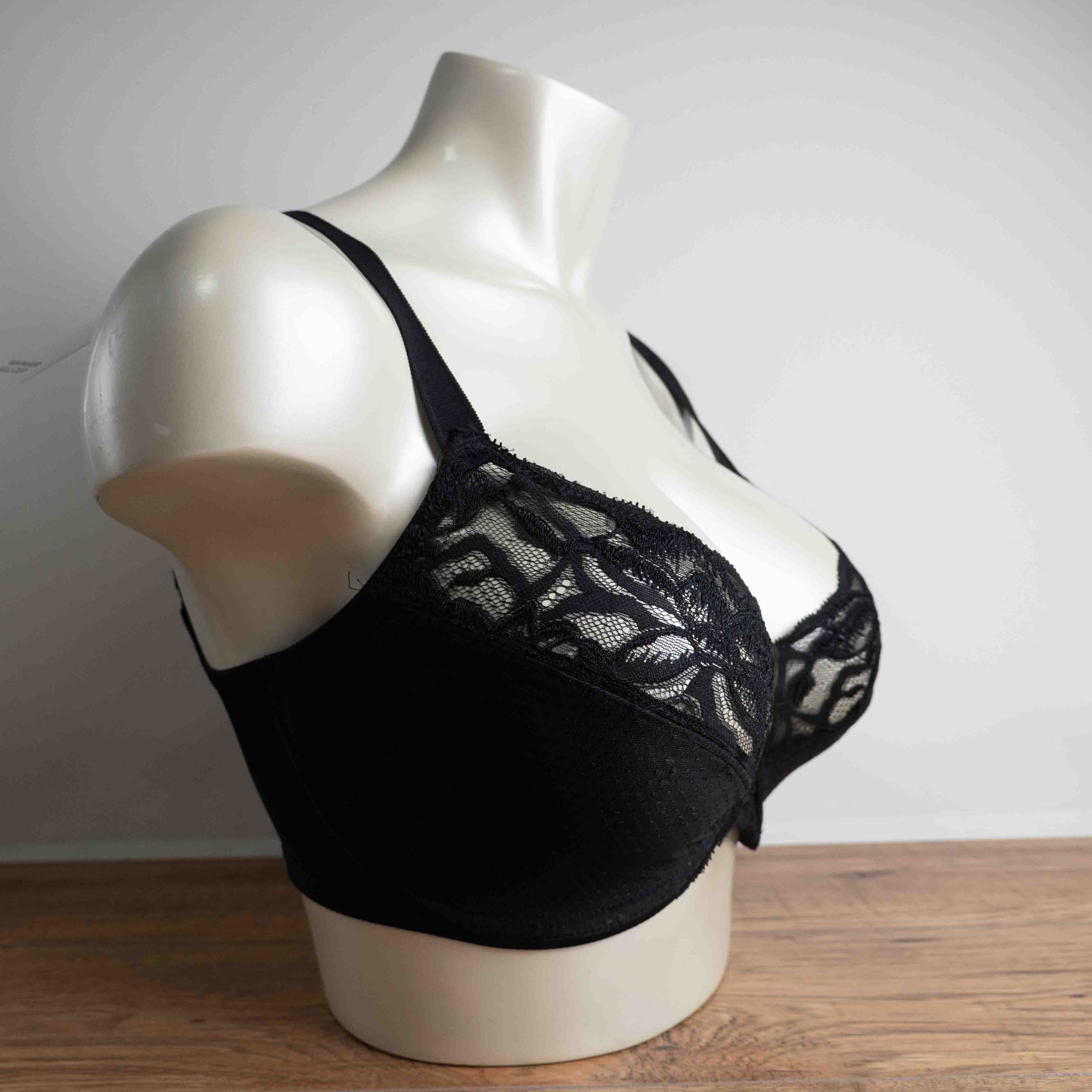 M&S 32F Black Lace Underwired Bra NWT RRP £18.00 image 4