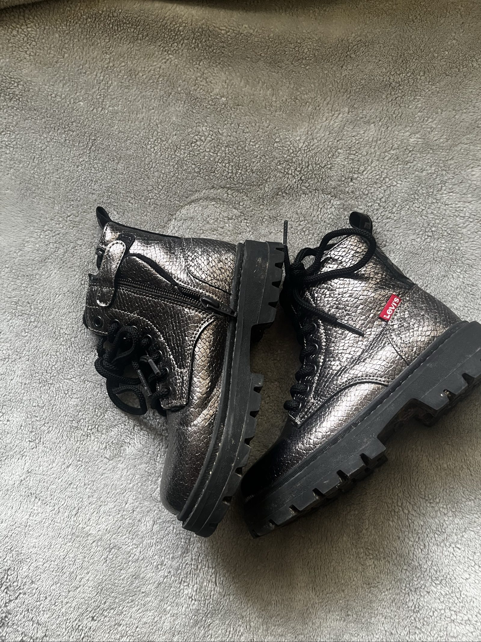 Levi's Girls's Black Metallic Combat Boots UK 11