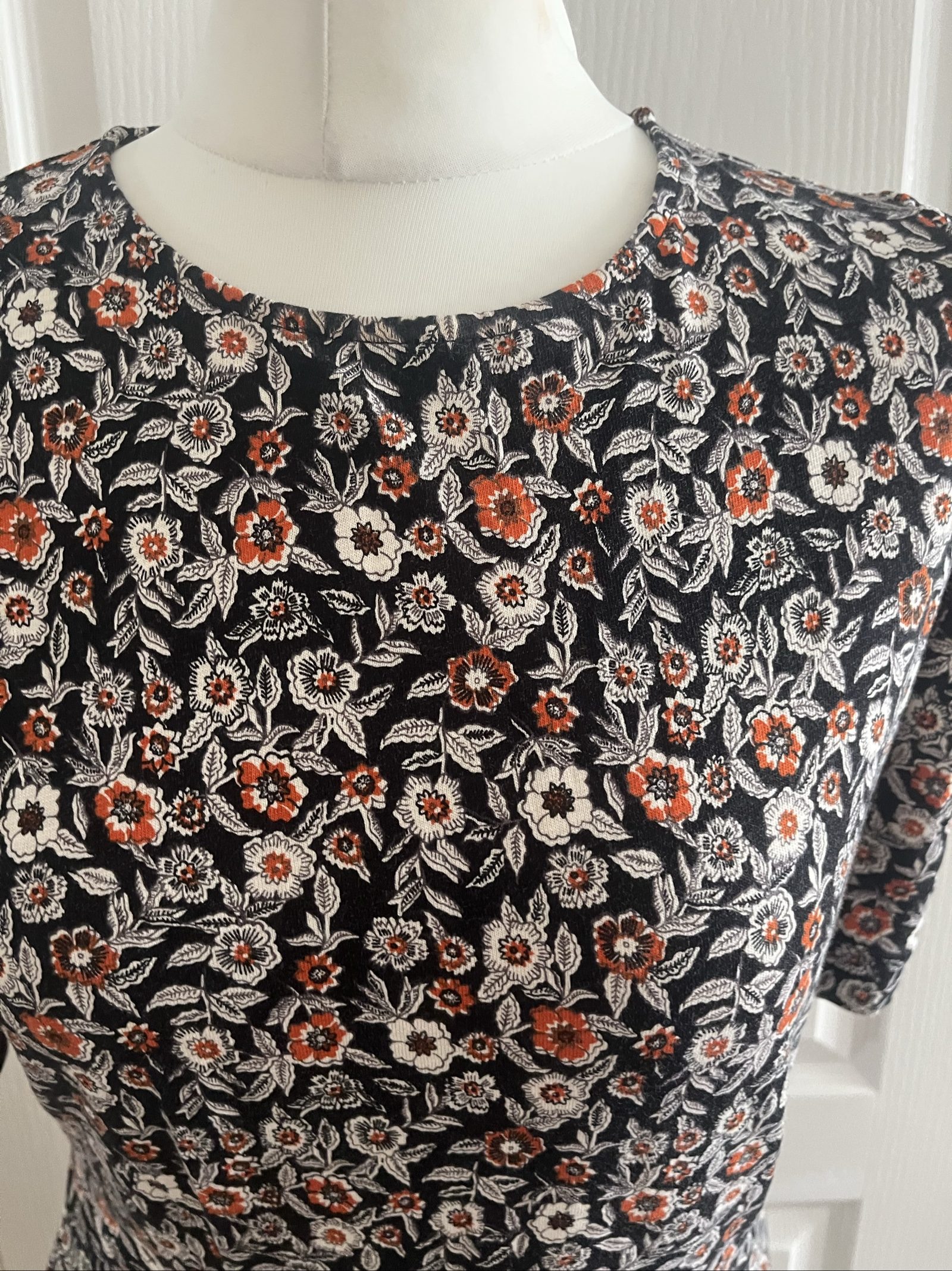 Boden Women's Floral Print Midi Dress – Black with White & Coral Flowers, Short Sleeves, Crew Neck (UK12) image 2