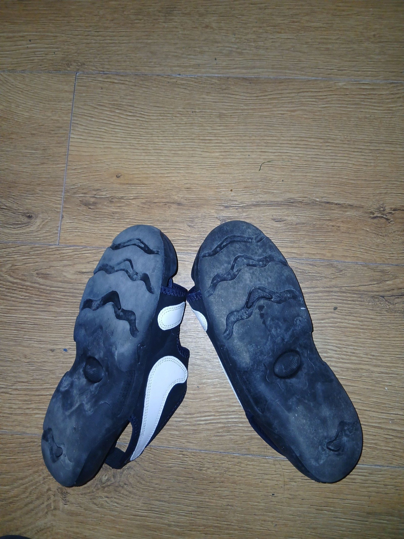 Nike Black & White Sports Sandals Size 8 UK