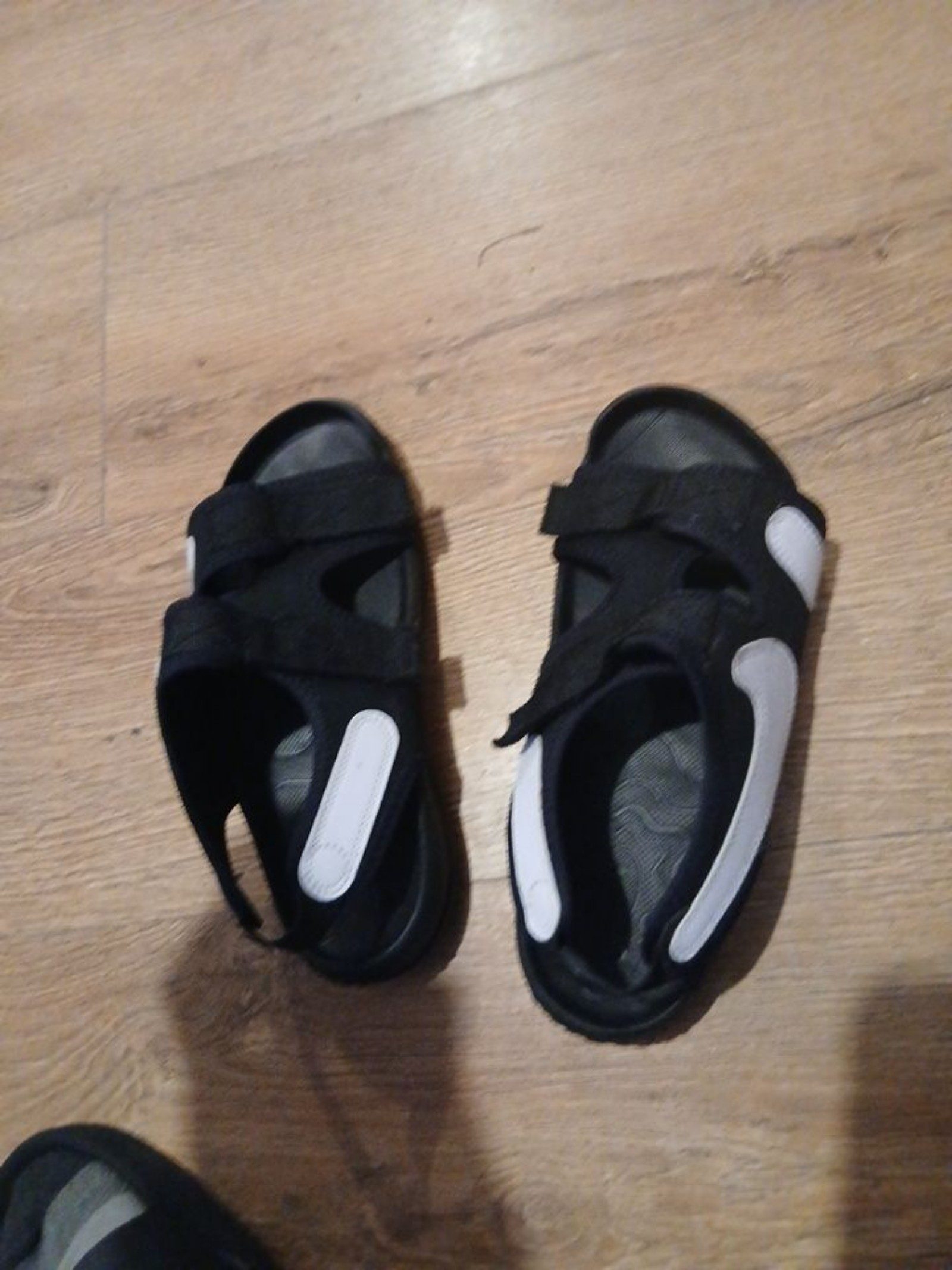 Nike Black & White Sports Sandals Size 8 UK image 5