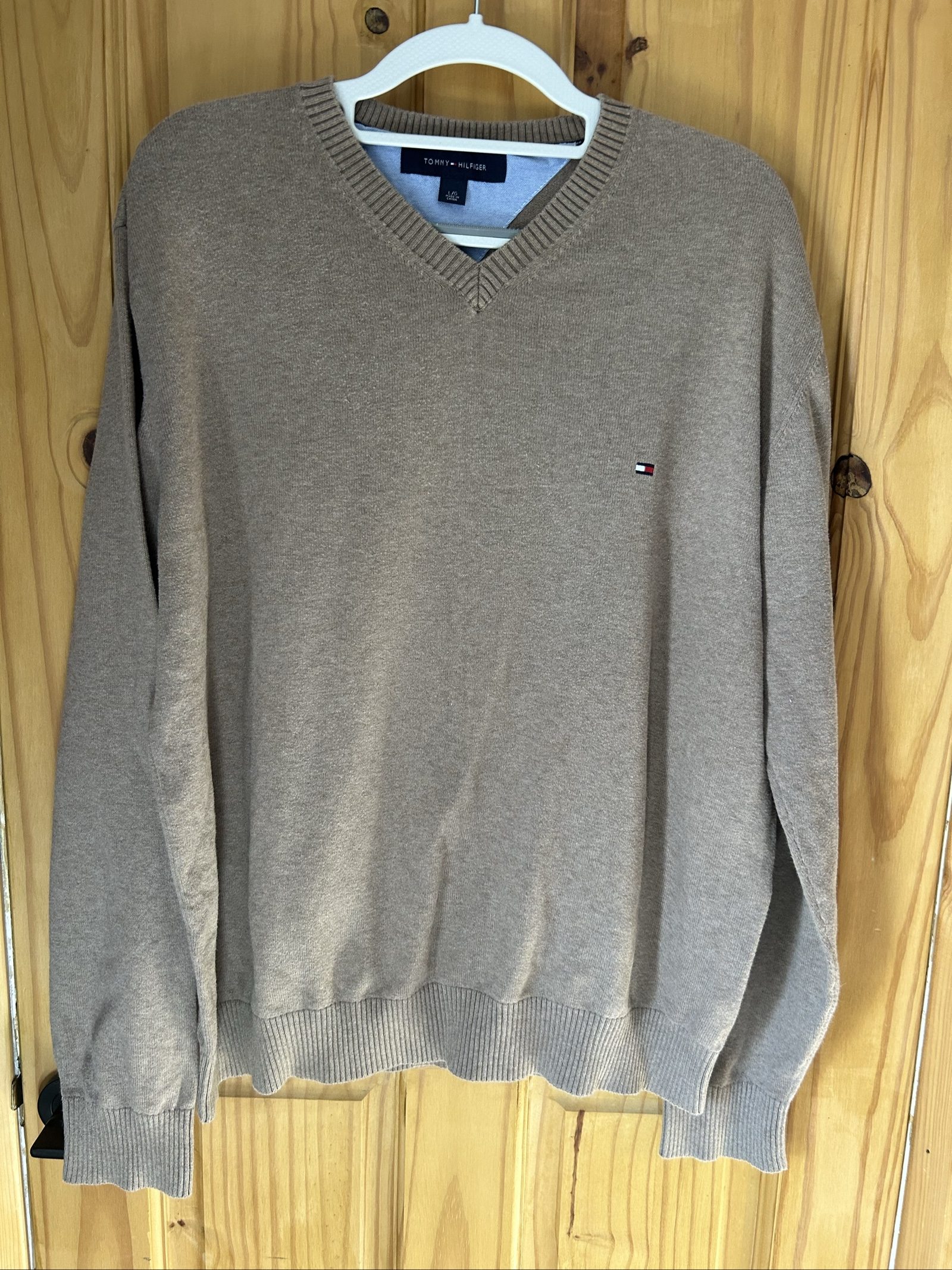 Tommy Hilfiger Men's Beige Cotton V-Neck Sweater Large