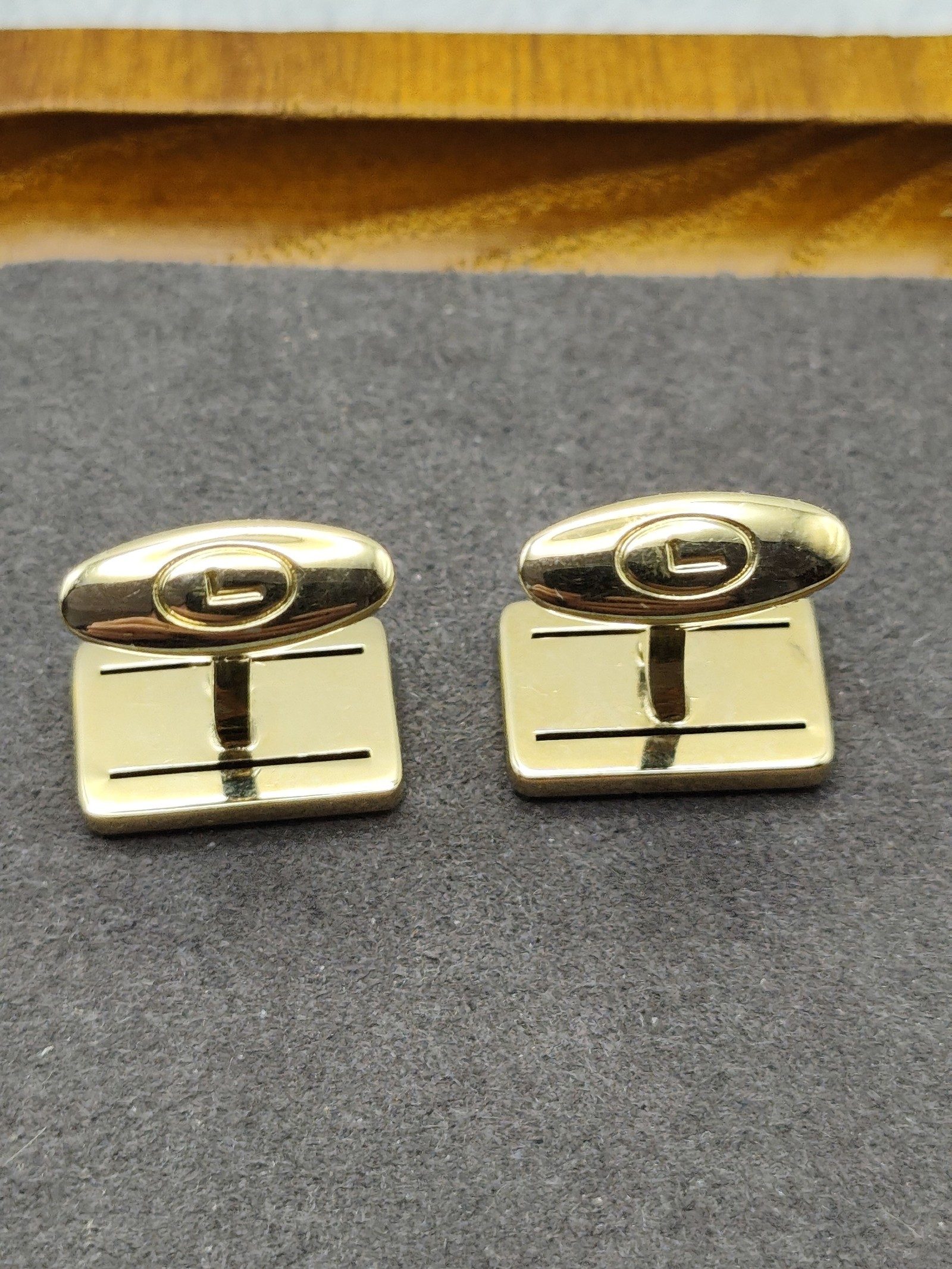 Lancel Gold Tone Tie Clip & Cufflinks Set Unisex image 8