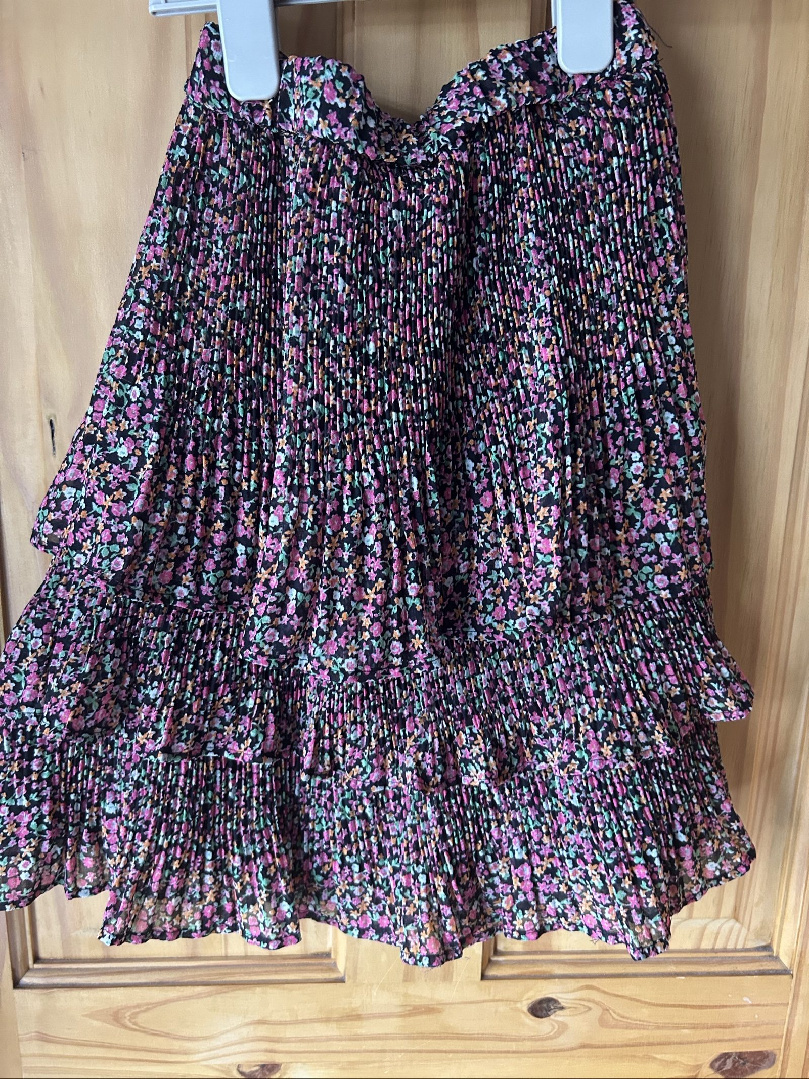 Next Girls Black Floral Pleated Skirt 4 Years 104cm image 4