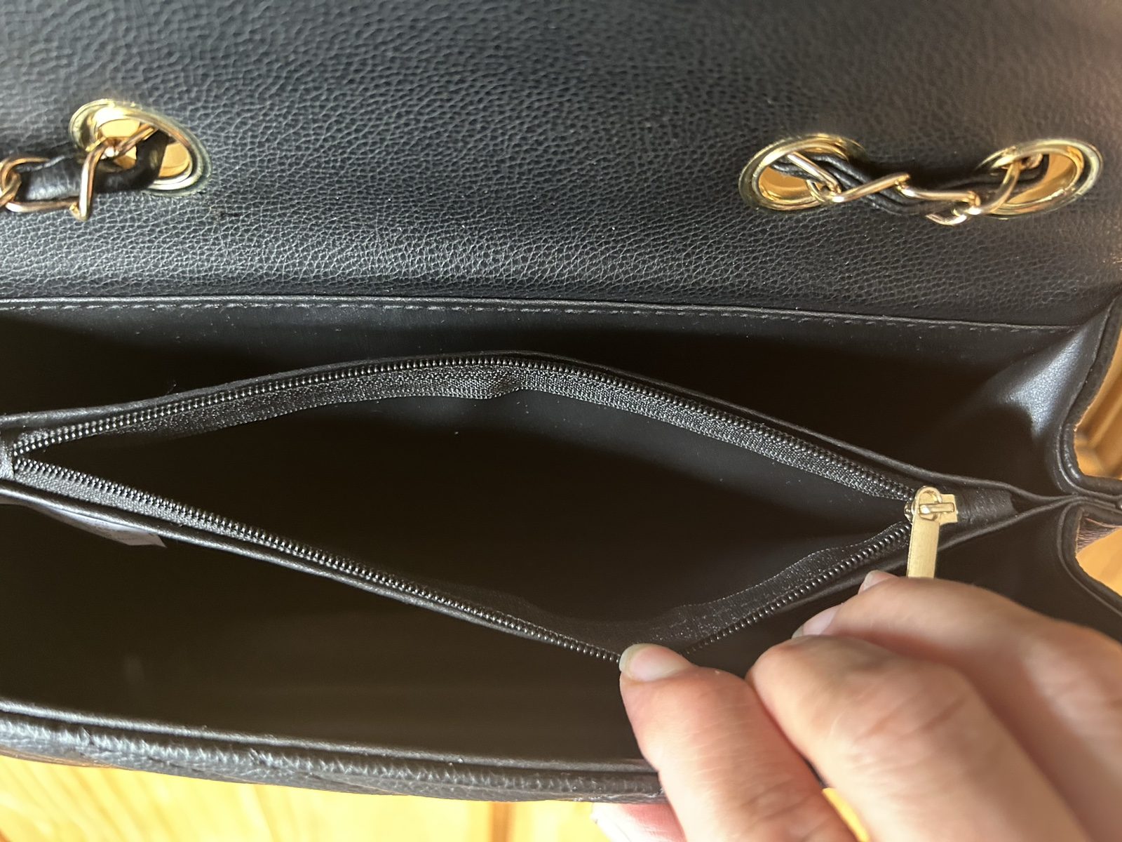Black Chain Strap Shoulder Bag image 7