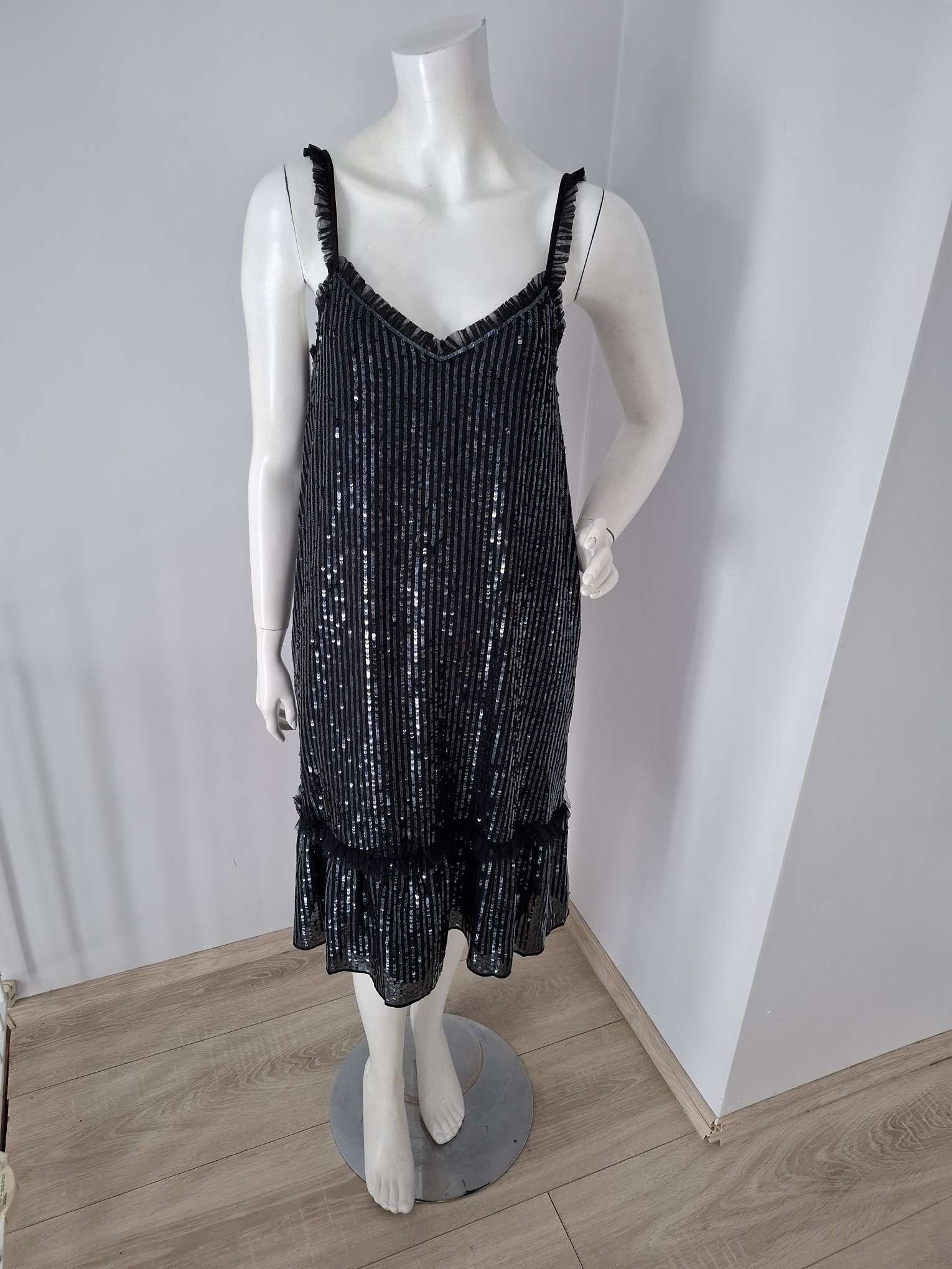 New Needle & Thread Sequin Midi Dress Size S