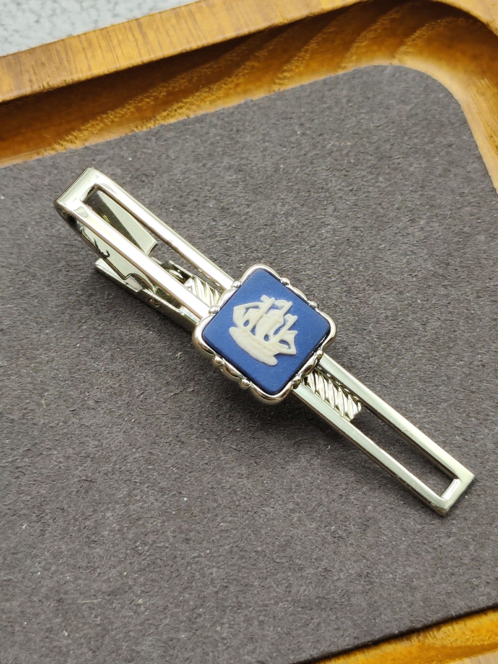 Wedgwood Silver Tone Blue Jasperware Ship Tie Clip image 4