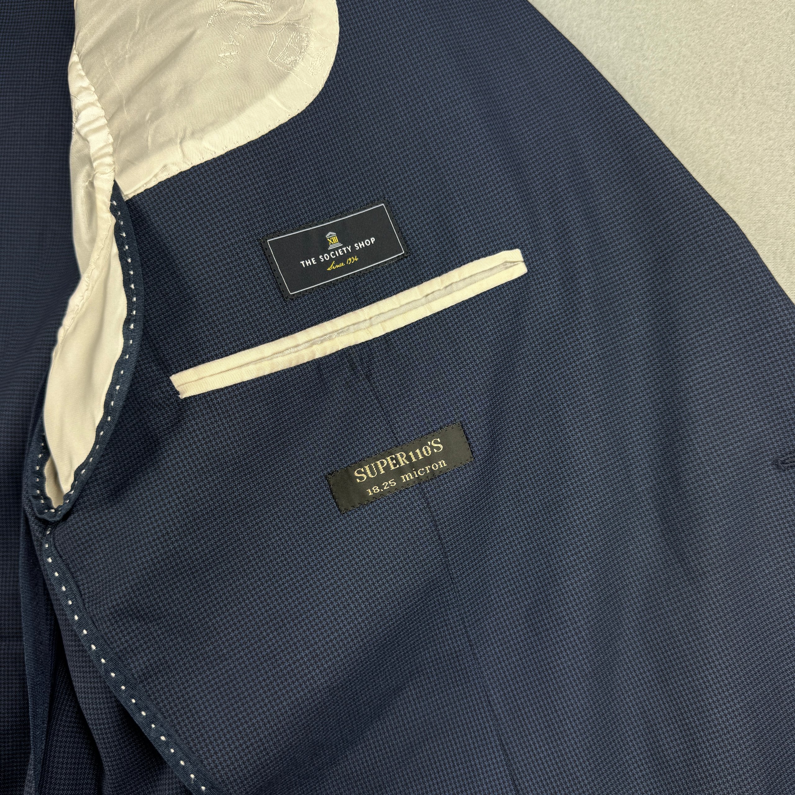 Corneliani Navy Micro Check Super 110`s Wool Blazer Size 52 / L image 7