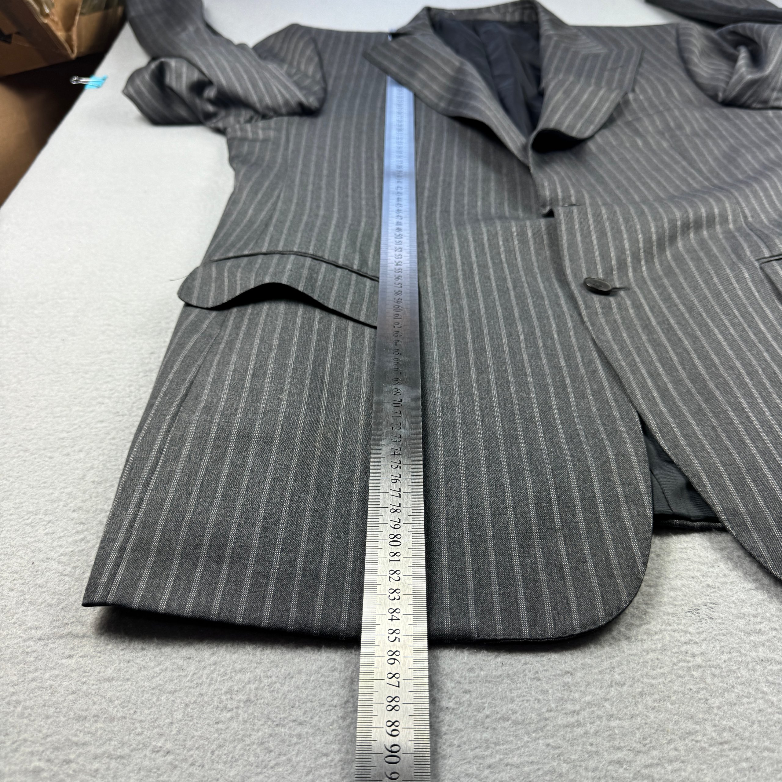 Gucci by Tom Ford Men`s Grey Stripe Wool Blazer Size 54R / XL-XXL image 5