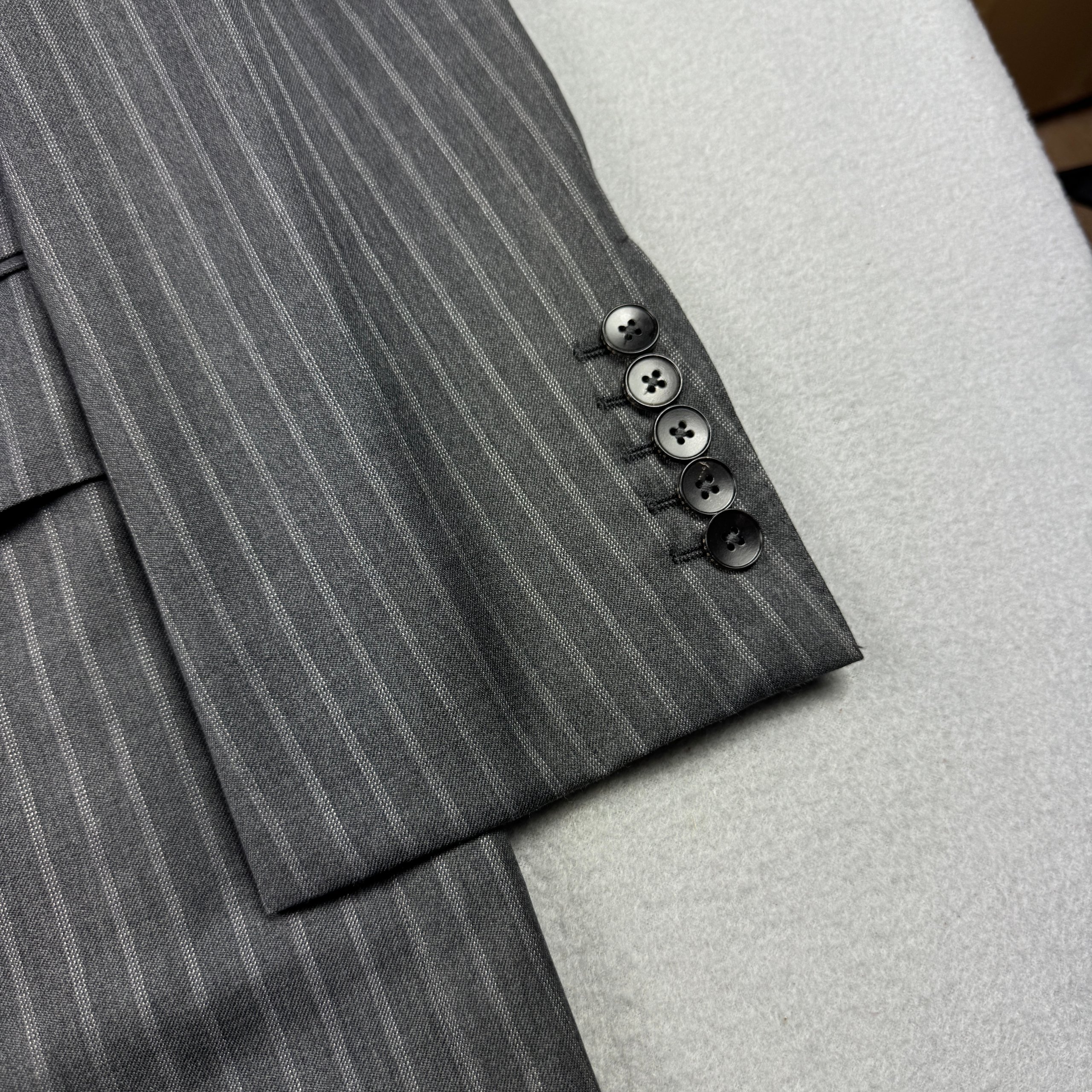 Gucci by Tom Ford Men`s Grey Stripe Wool Blazer Size 54R / XL-XXL image 6