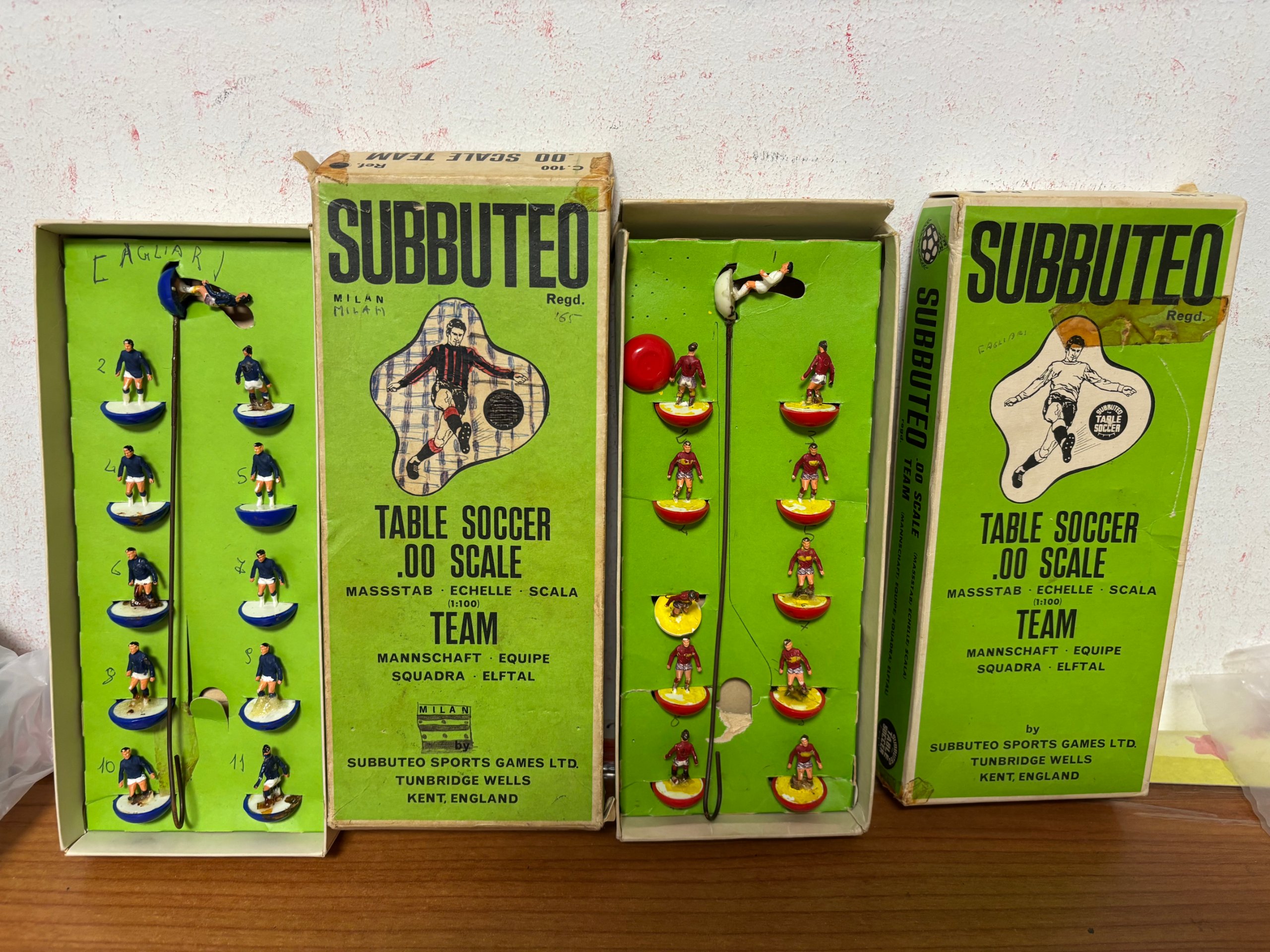 Subbuteo Green Table Soccer Team Figures Set