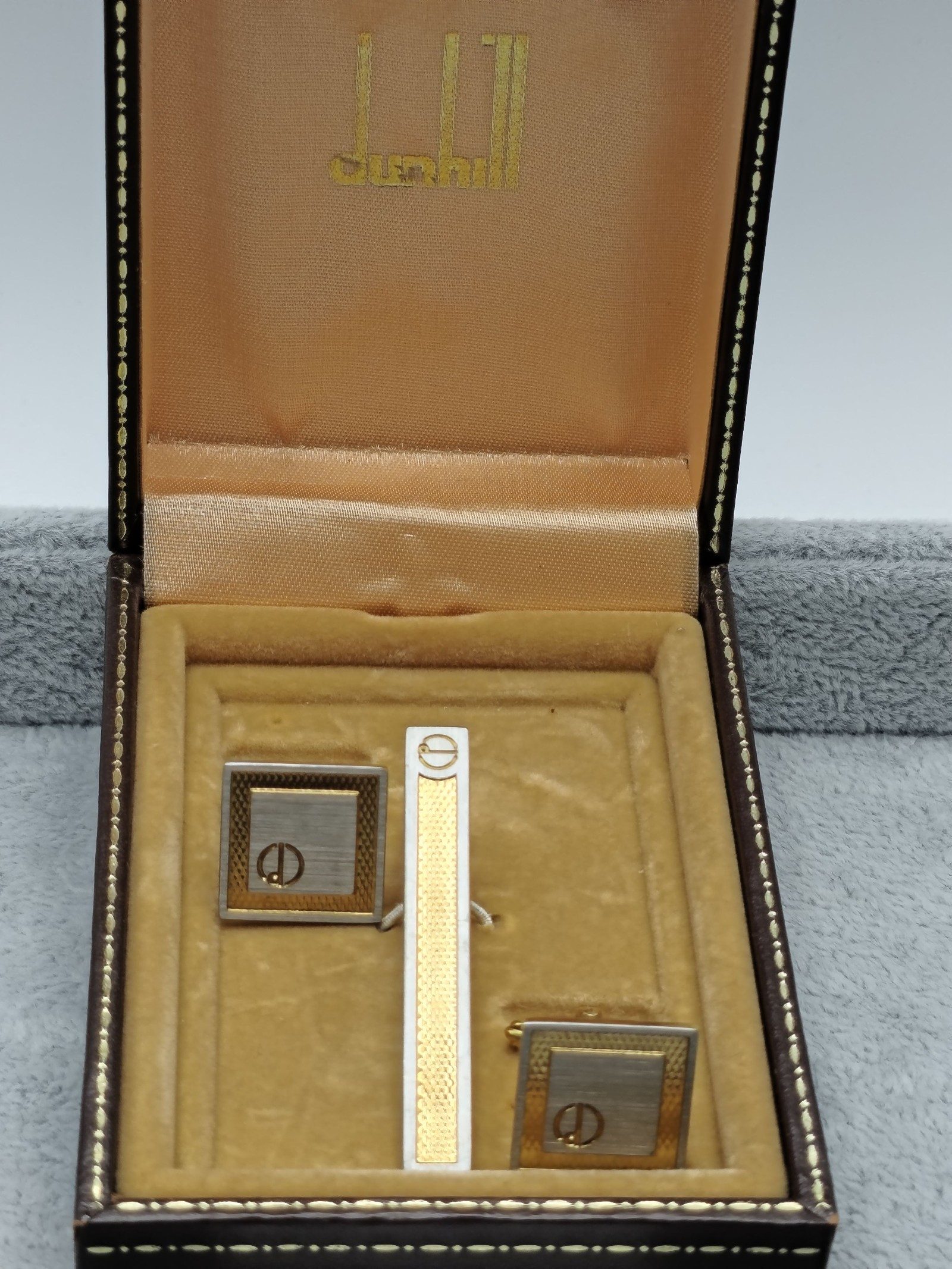 Dunhill Gold & Silver Cufflinks & Tie Clip Set image 2