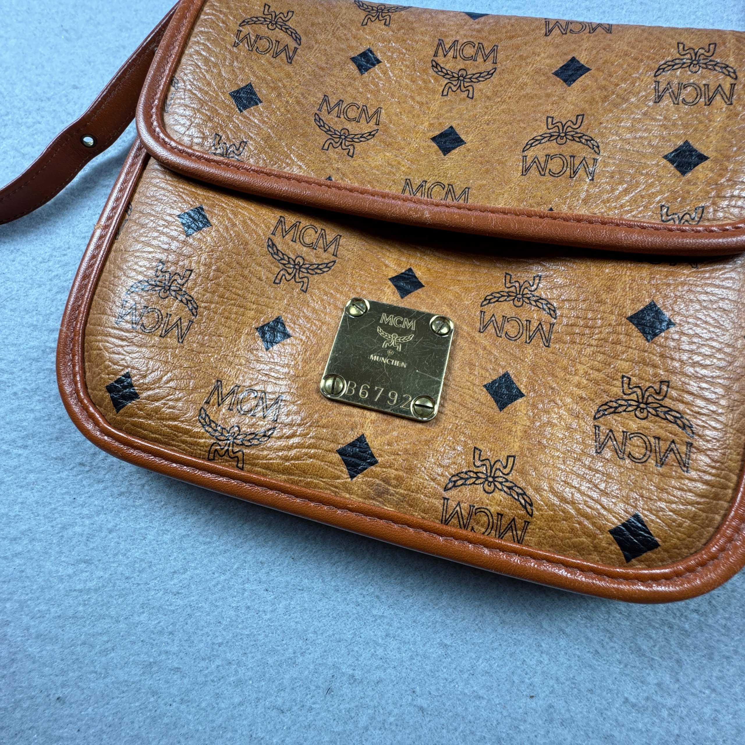MCM München B6792 Brown Monogram Logo Crossbody Leather Bag One Size Vintage image 3
