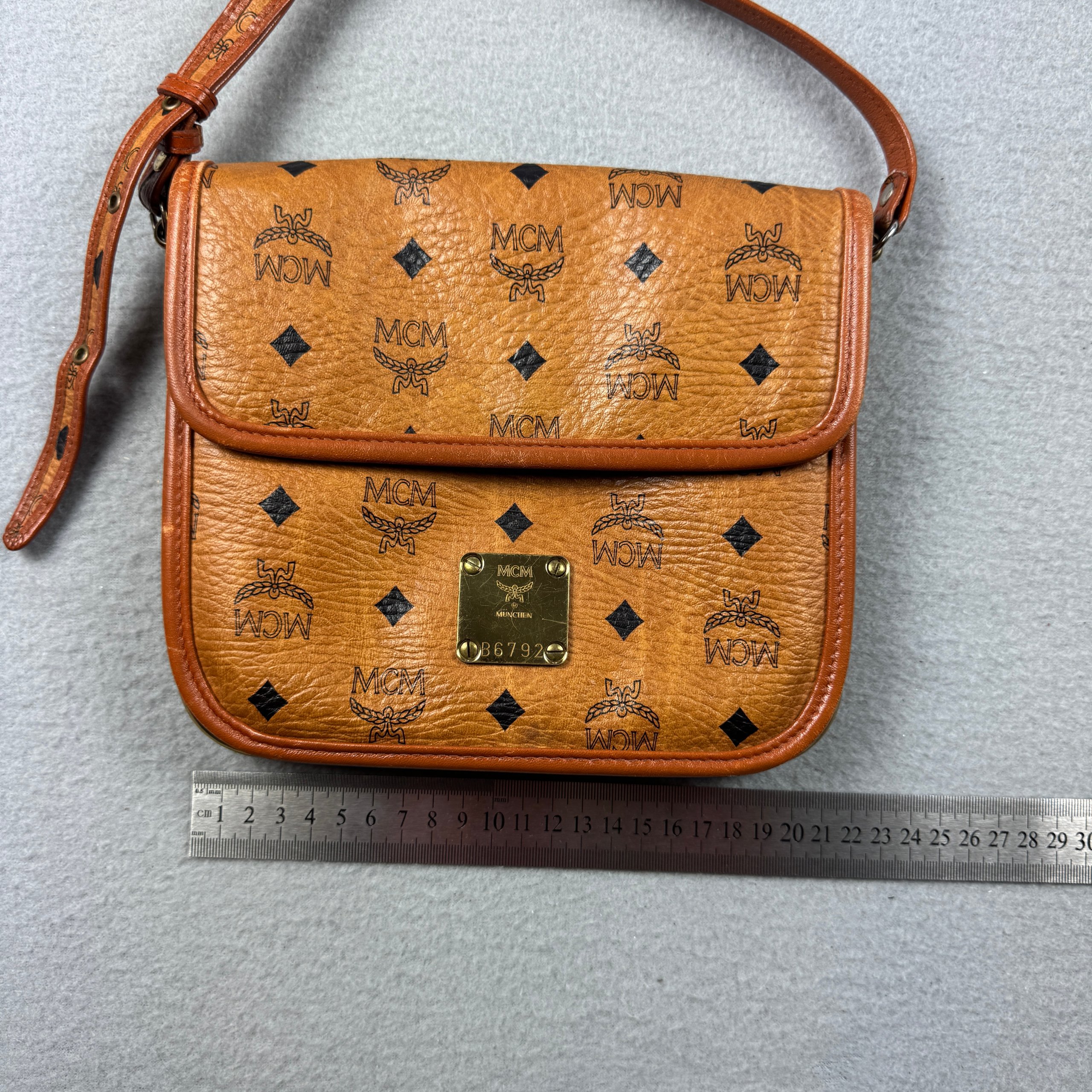 MCM München B6792 Brown Monogram Logo Crossbody Leather Bag One Size Vintage image 4