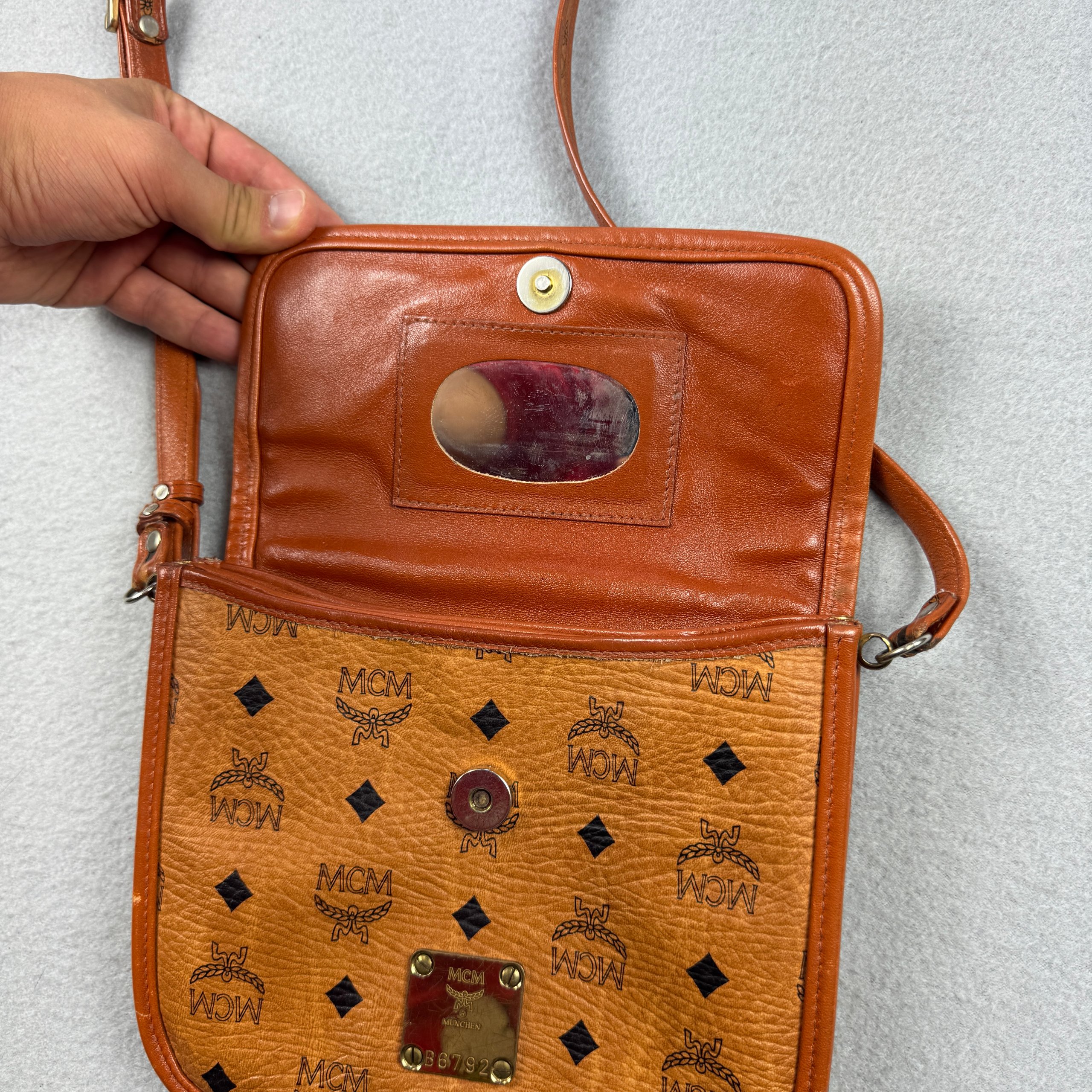 MCM München B6792 Brown Monogram Logo Crossbody Leather Bag One Size Vintage image 7