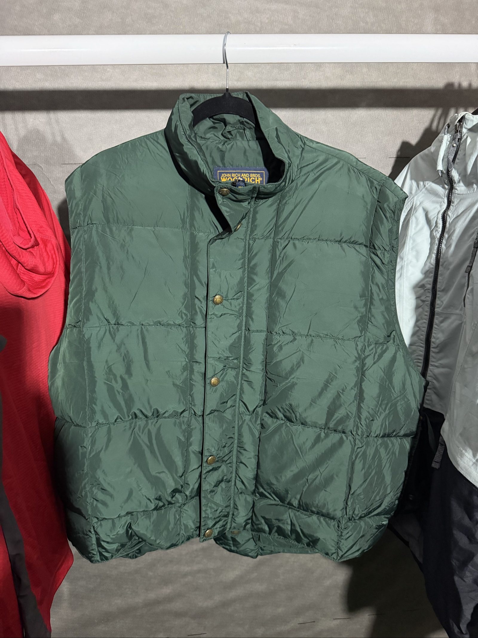Vintage Woolrich Men's Forest Green Puffer Gilet XL