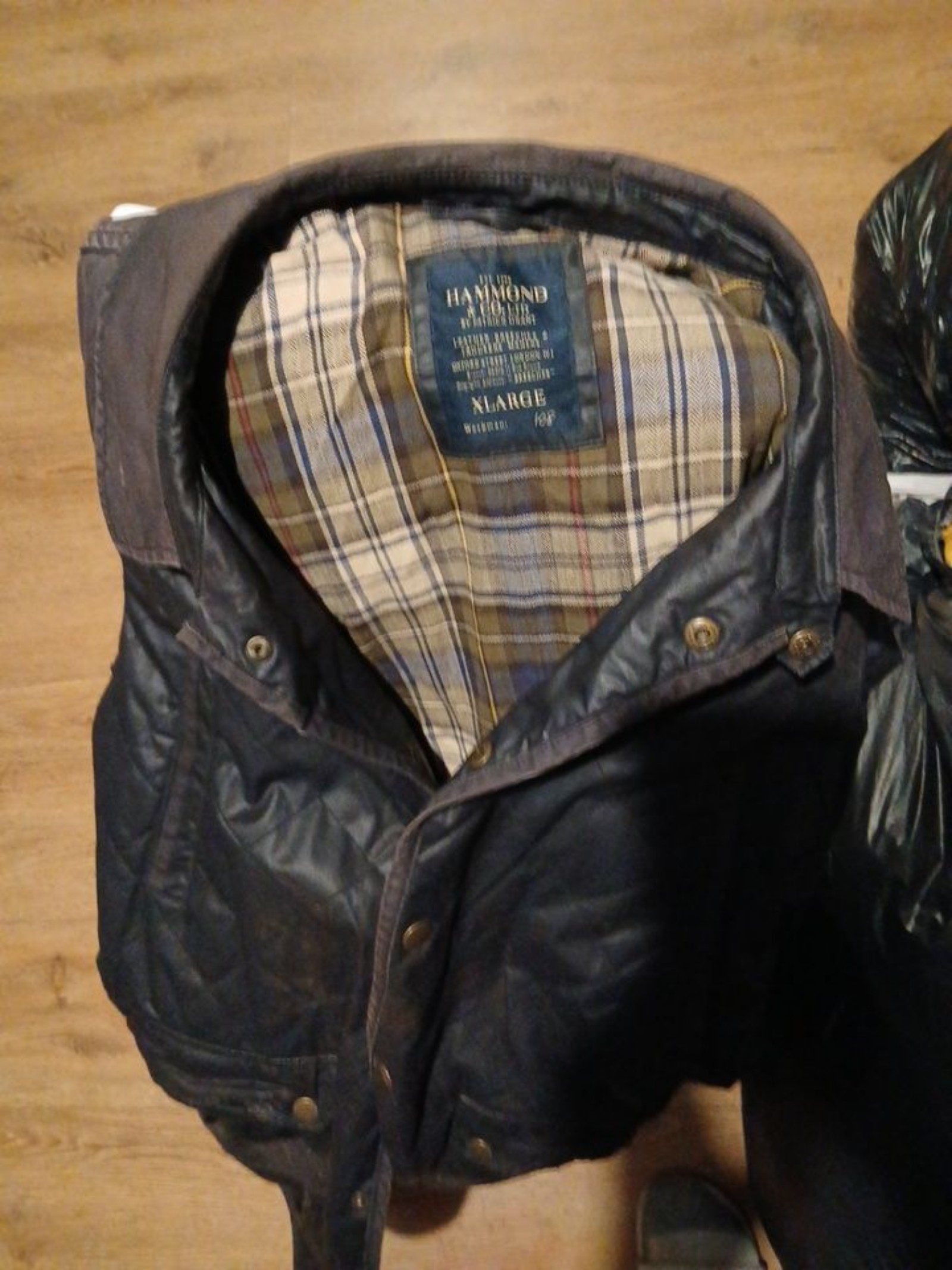 Hammond & Co. Black Quilted Jacket XLarge Brown Collar Checked Lining