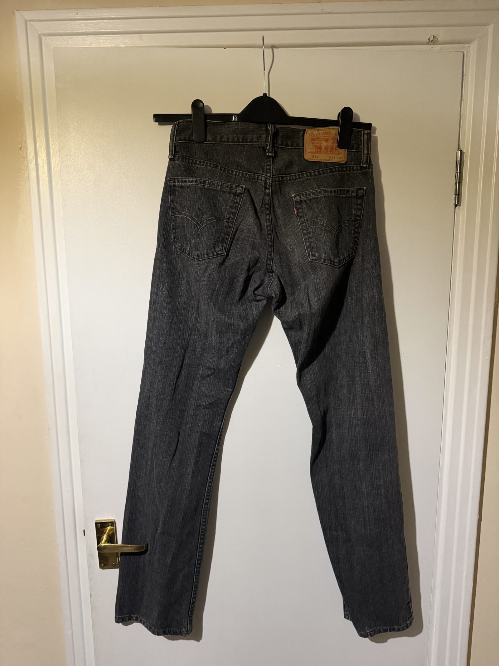 Levi's Men's Black 514 Straight Leg Jeans W29 L32 image 4