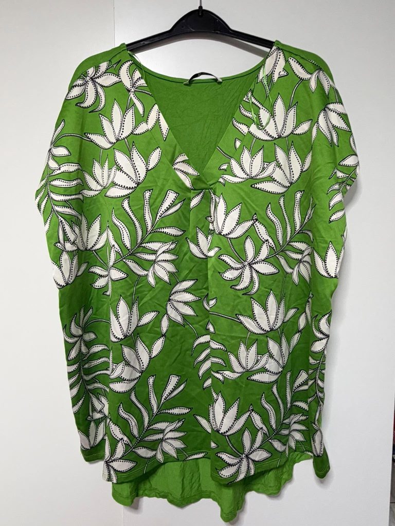 TU Size 16 Green Floral Silk Feel Blouse V Neck Floaty Tunic Top
