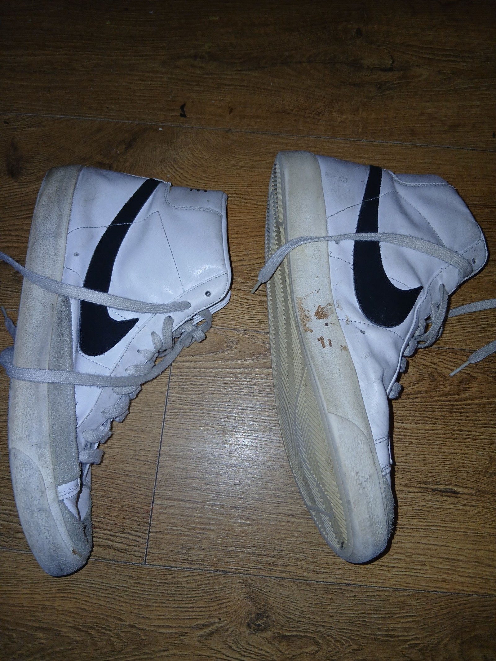 Nike White & Black High Top Leather Sneakers US 12.5 image 4
