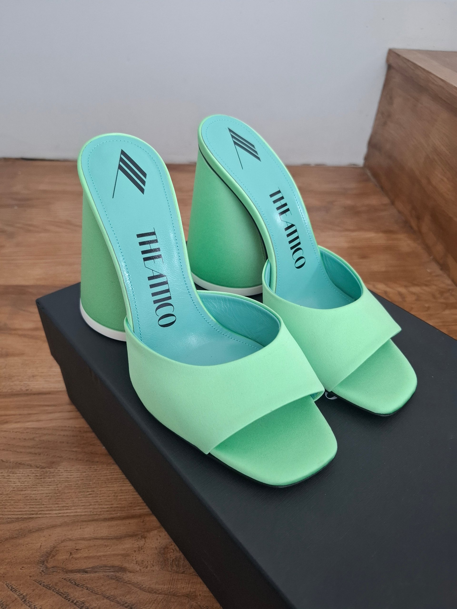 New The Attico Light Green Satin Devon Mules Heels Size 36 / EU 36