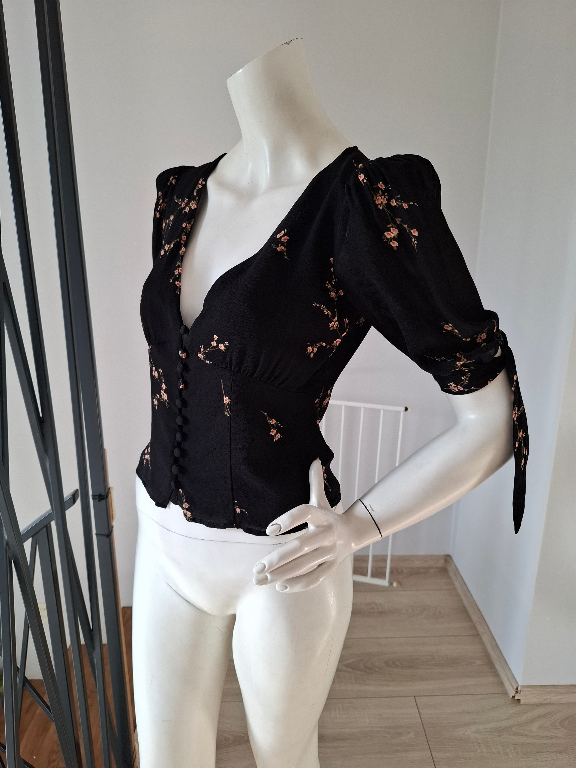 New Reformation Black Floral Print Button-Front Blouse Size L image 10
