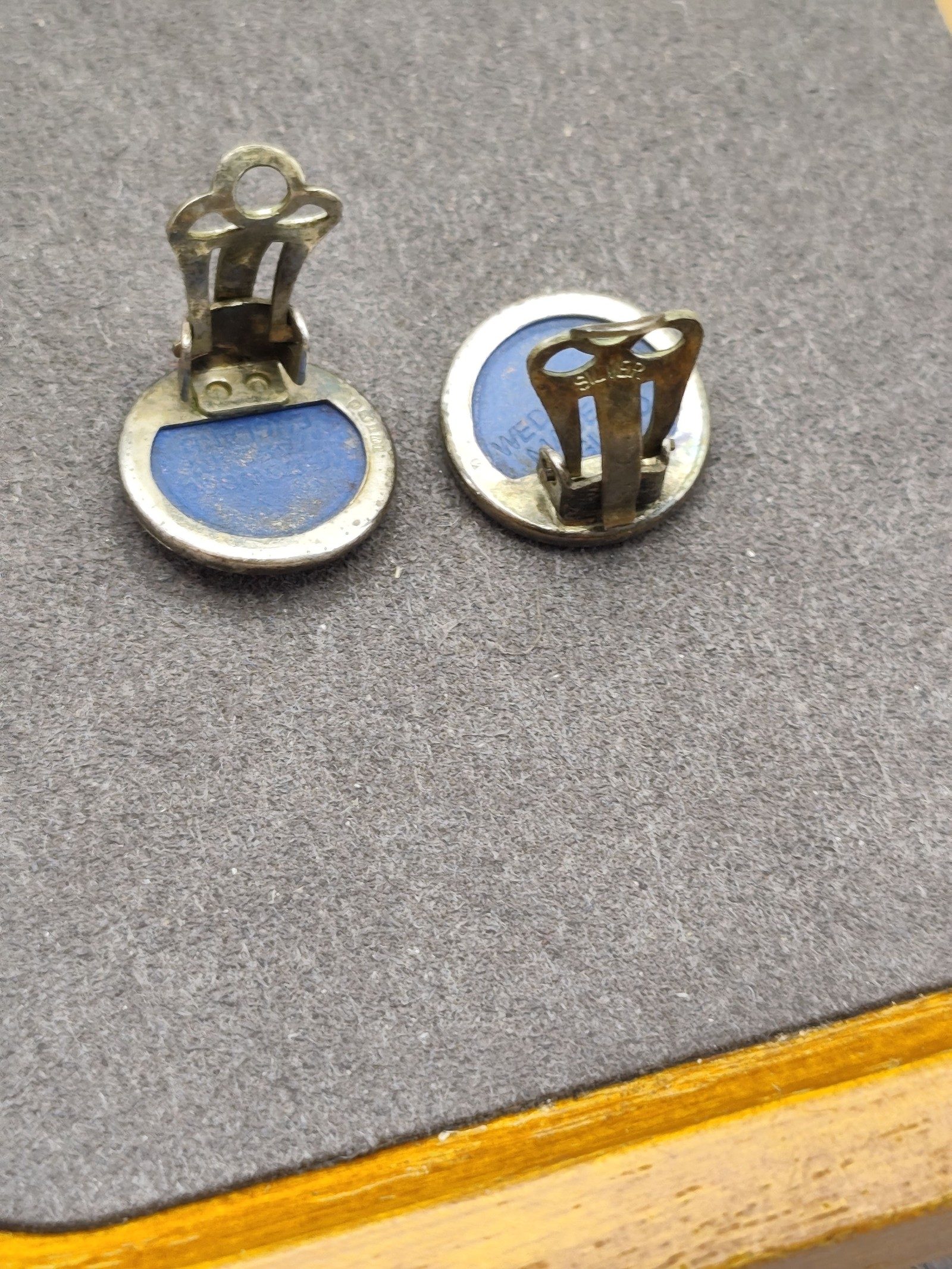 Wedgwood Blue & White and silver Jasperware Earrings and Pendant Set image 5