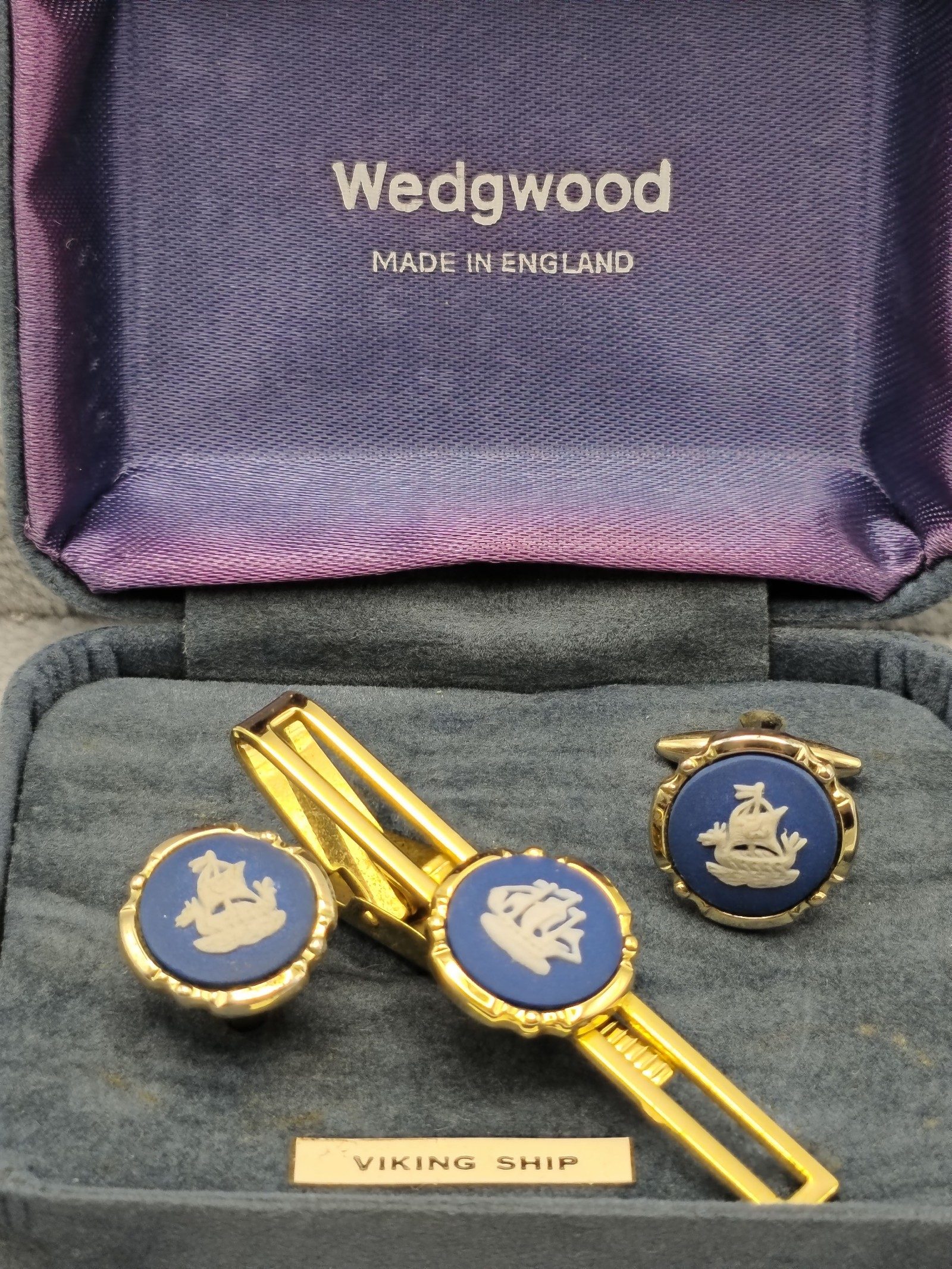 Wedgwood Blue & White Viking Ship Cufflinks & Tie Clip Set image 2