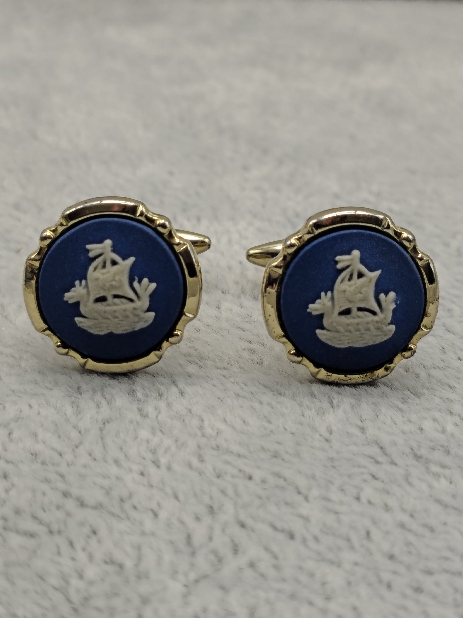 Wedgwood Blue & White Viking Ship Cufflinks & Tie Clip Set image 4