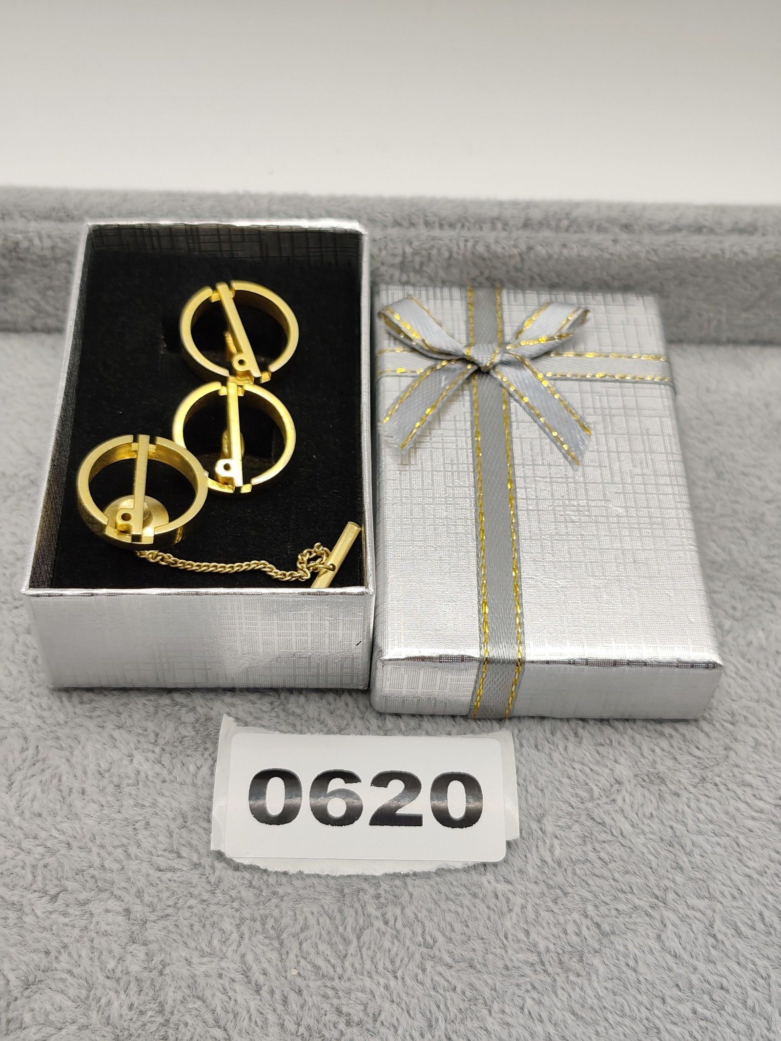 Dunhill d logo Gold Tone Circle Cufflinks and tie pin with Chain & Gift Box
