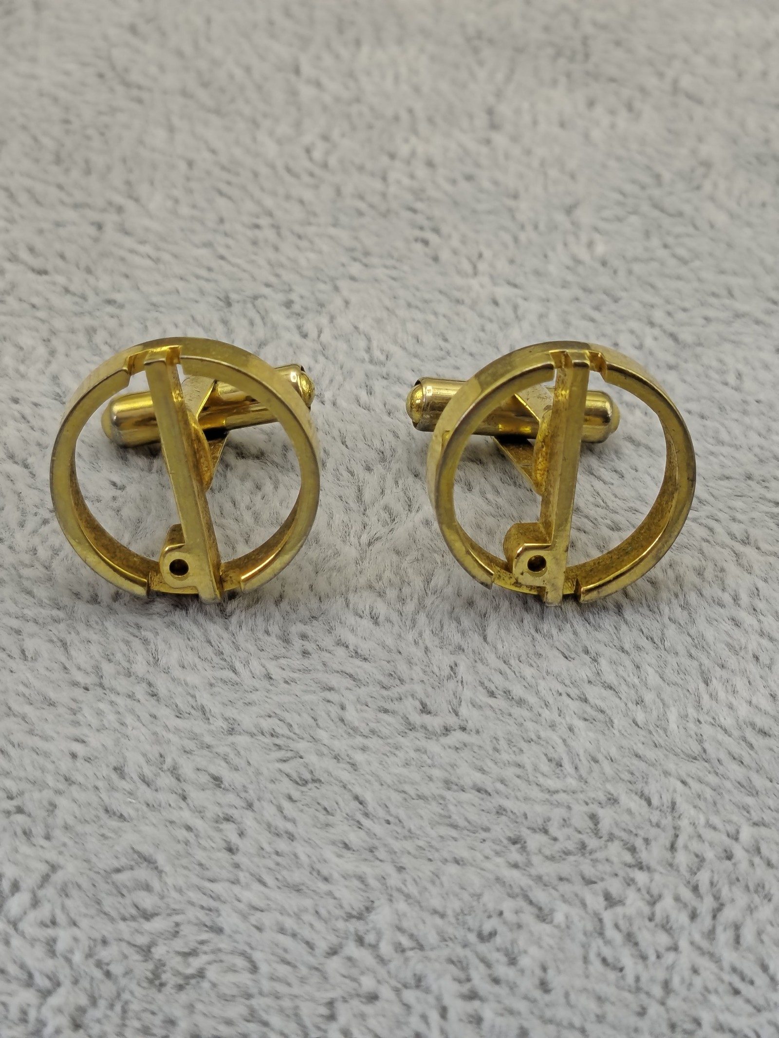 Dunhill d logo Gold Tone Circle Cufflinks and tie pin with Chain & Gift Box image 3